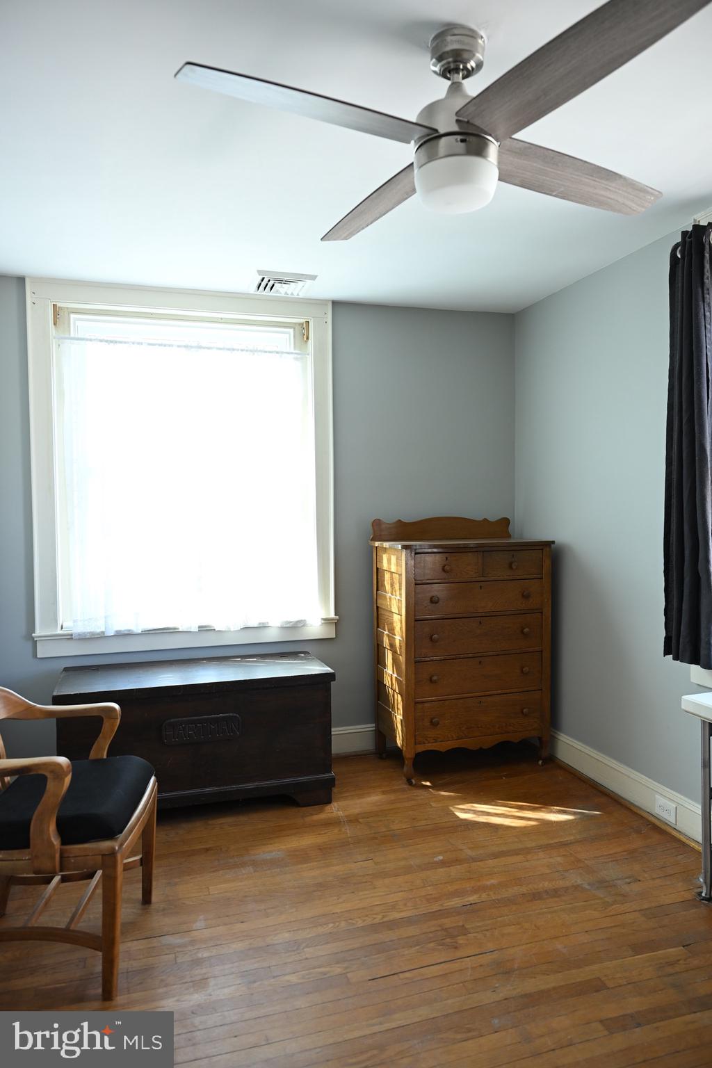 NORRISTOWN - Residential