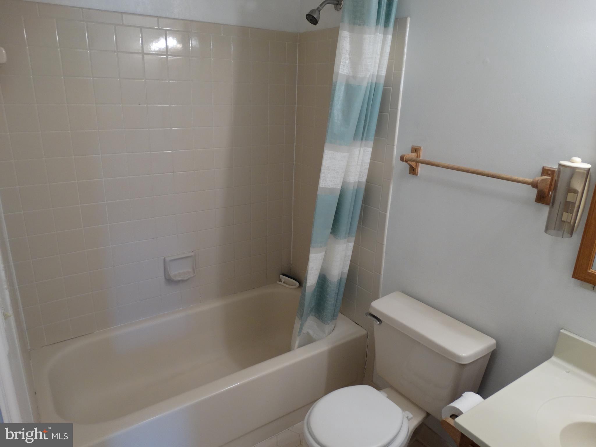 ASHBURN VILLAGE - Residential