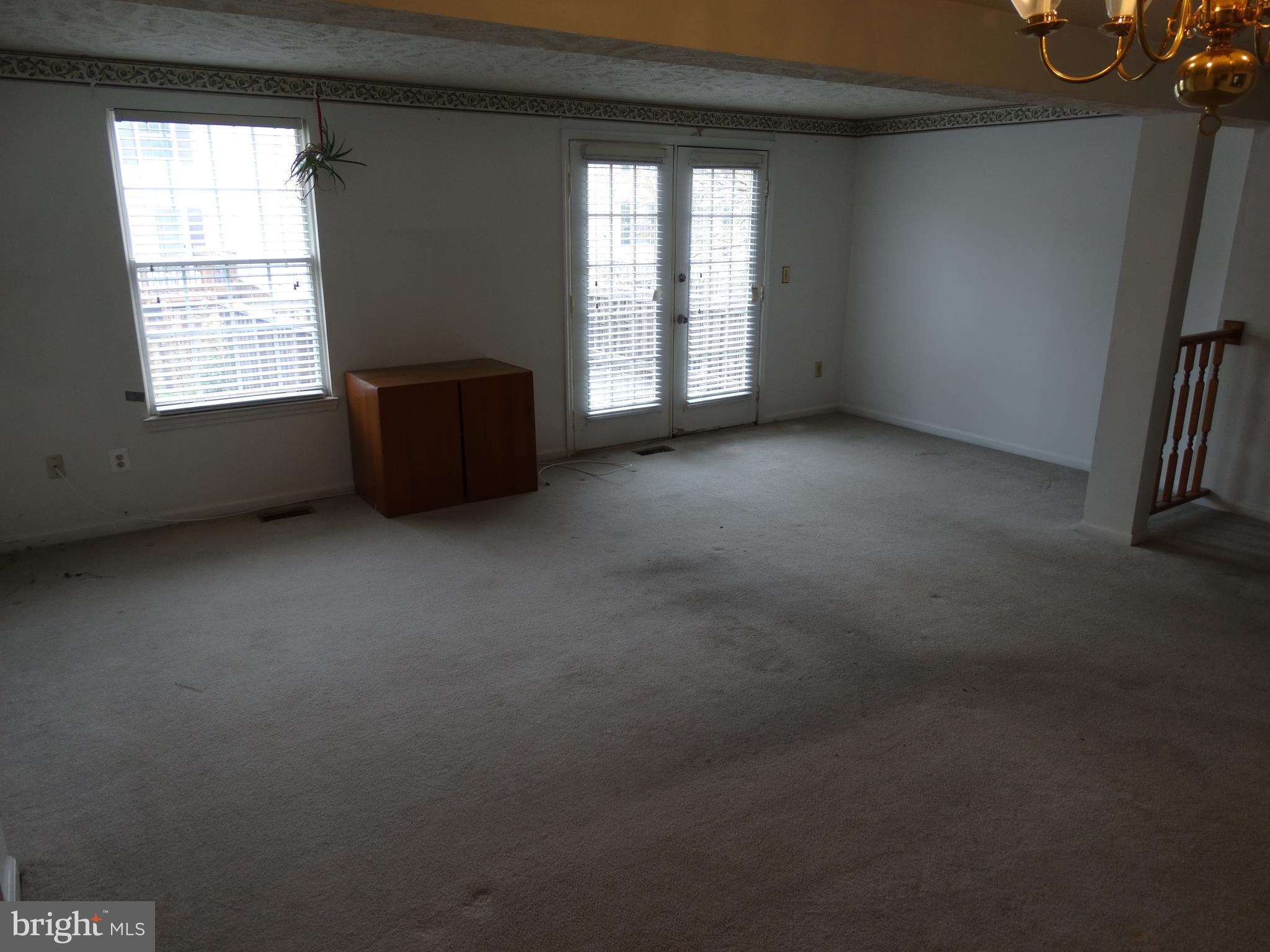 ASHBURN VILLAGE - Residential