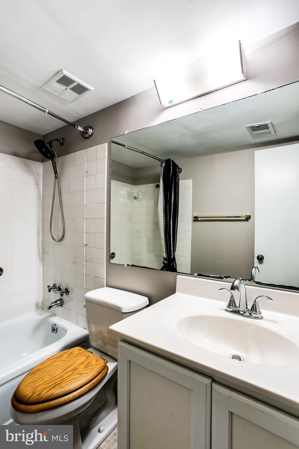 DEERING WOODS - Residential