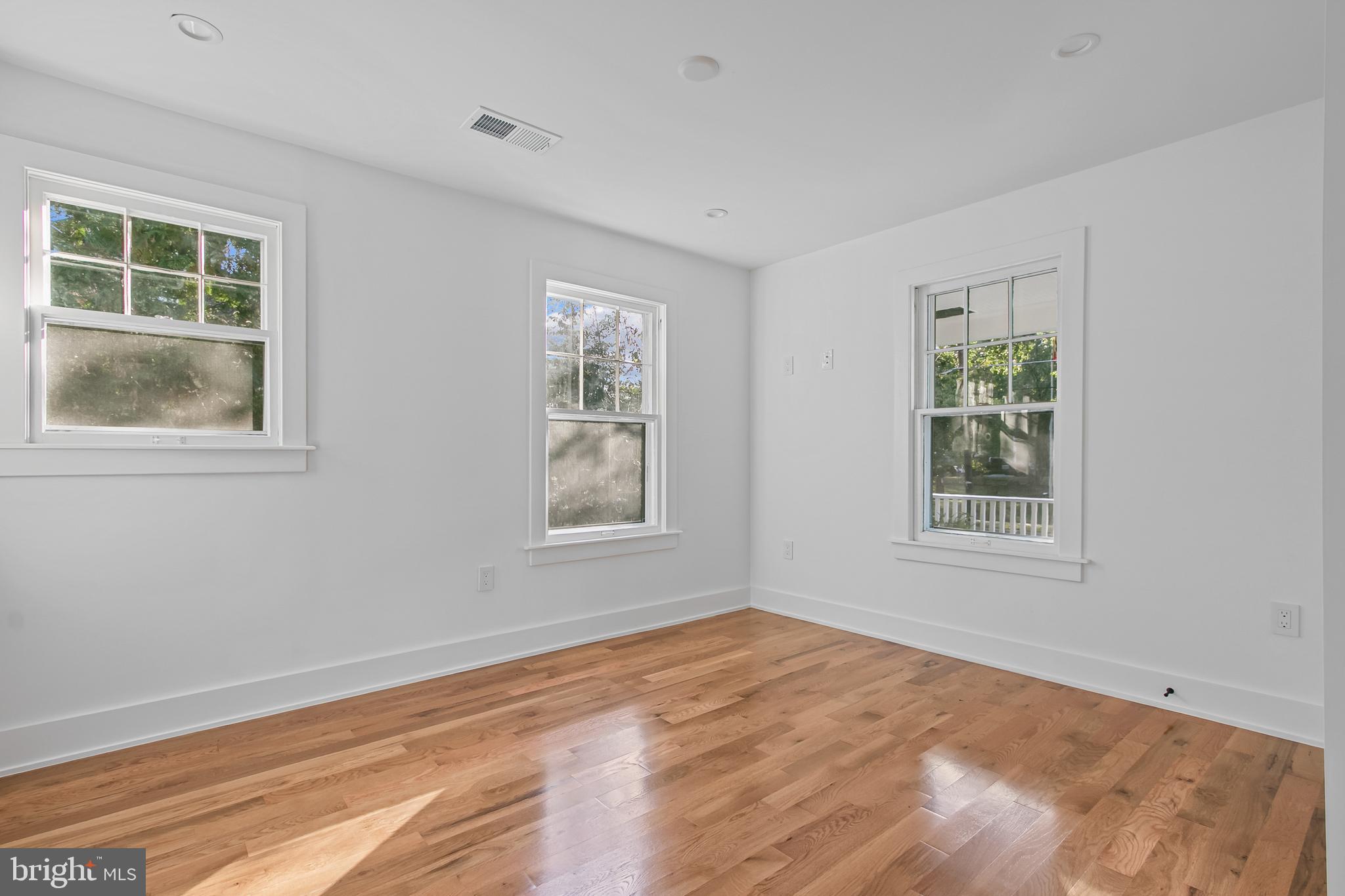 KENSINGTON - Residential