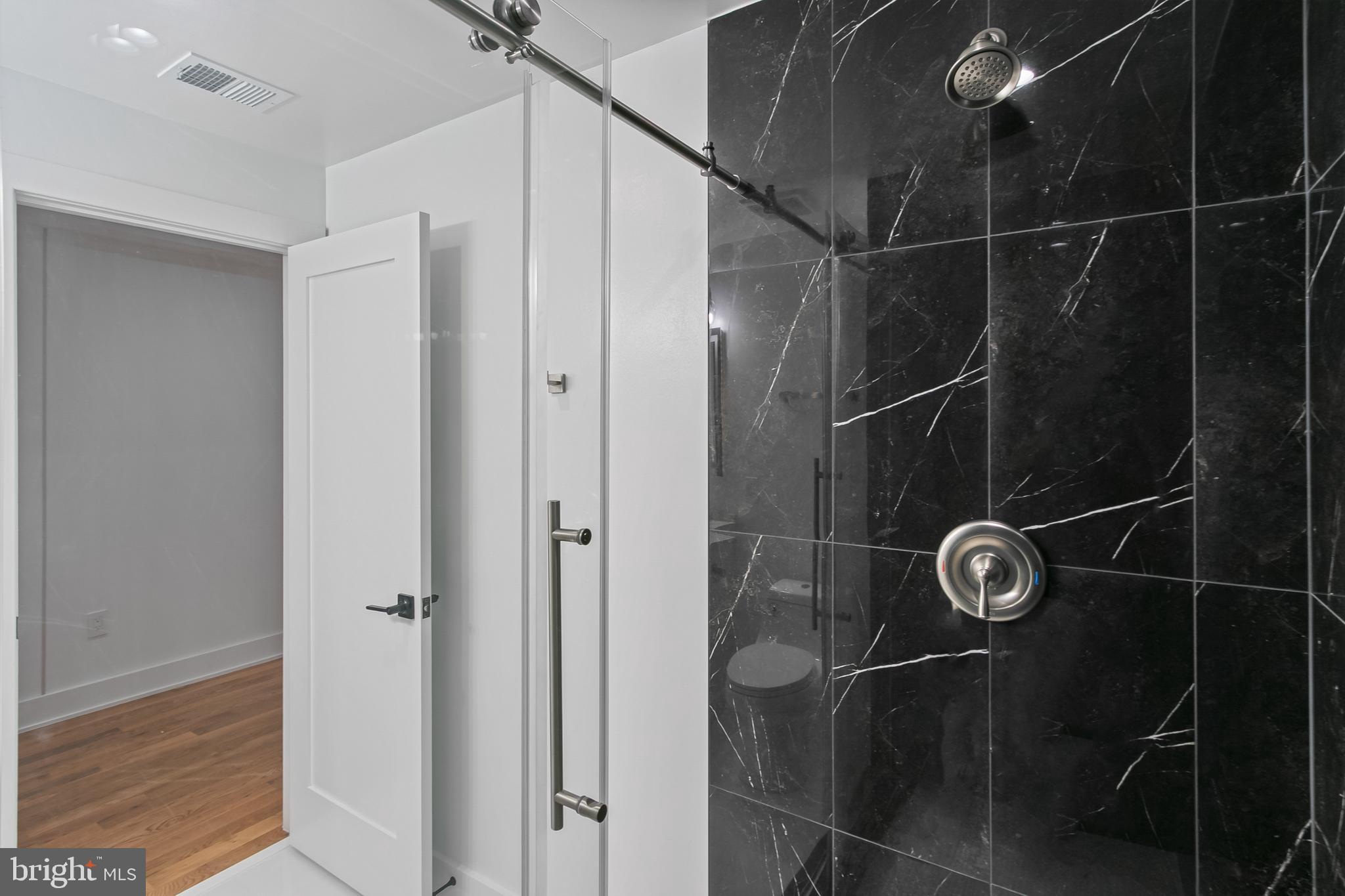 KENSINGTON - Residential