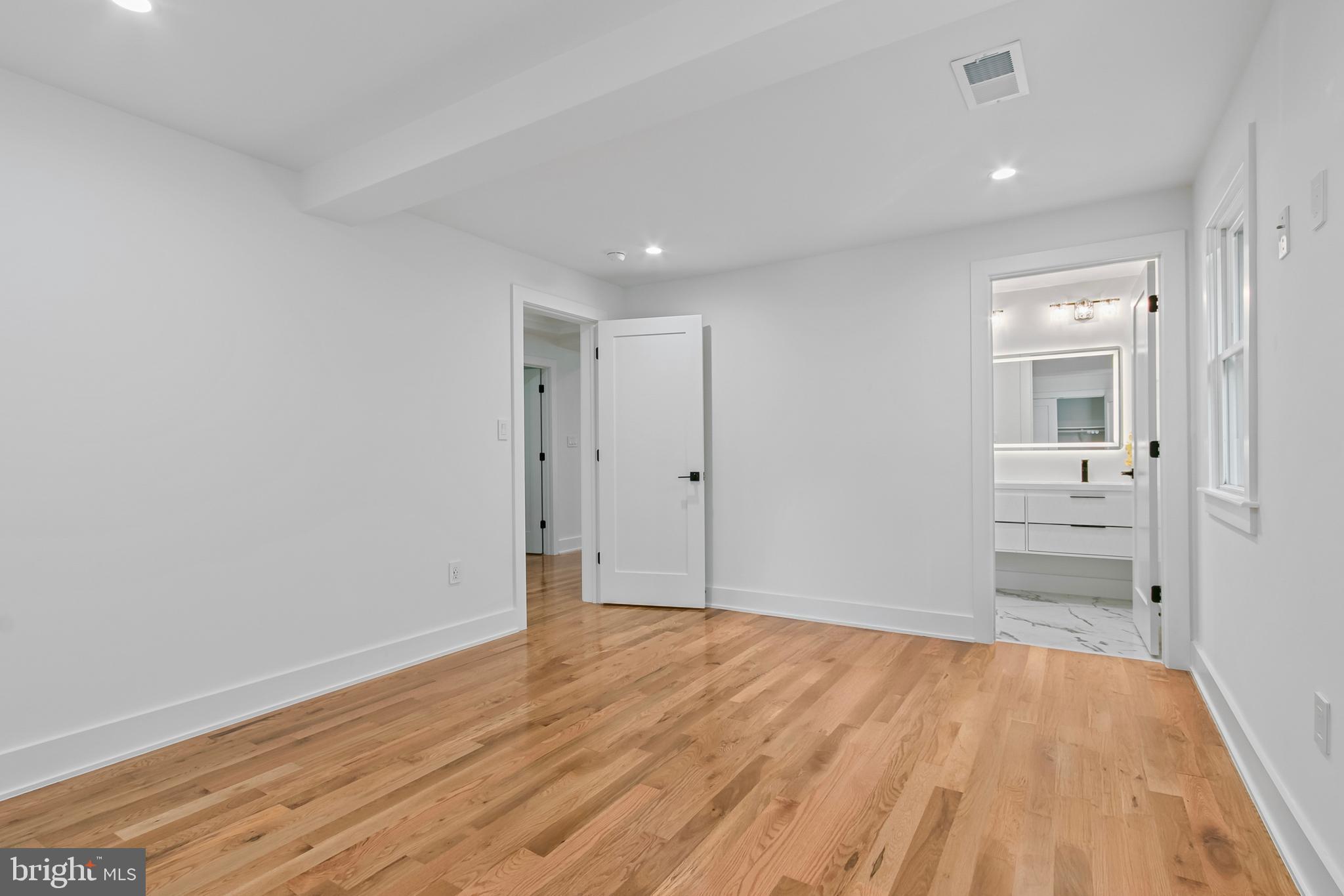 KENSINGTON - Residential