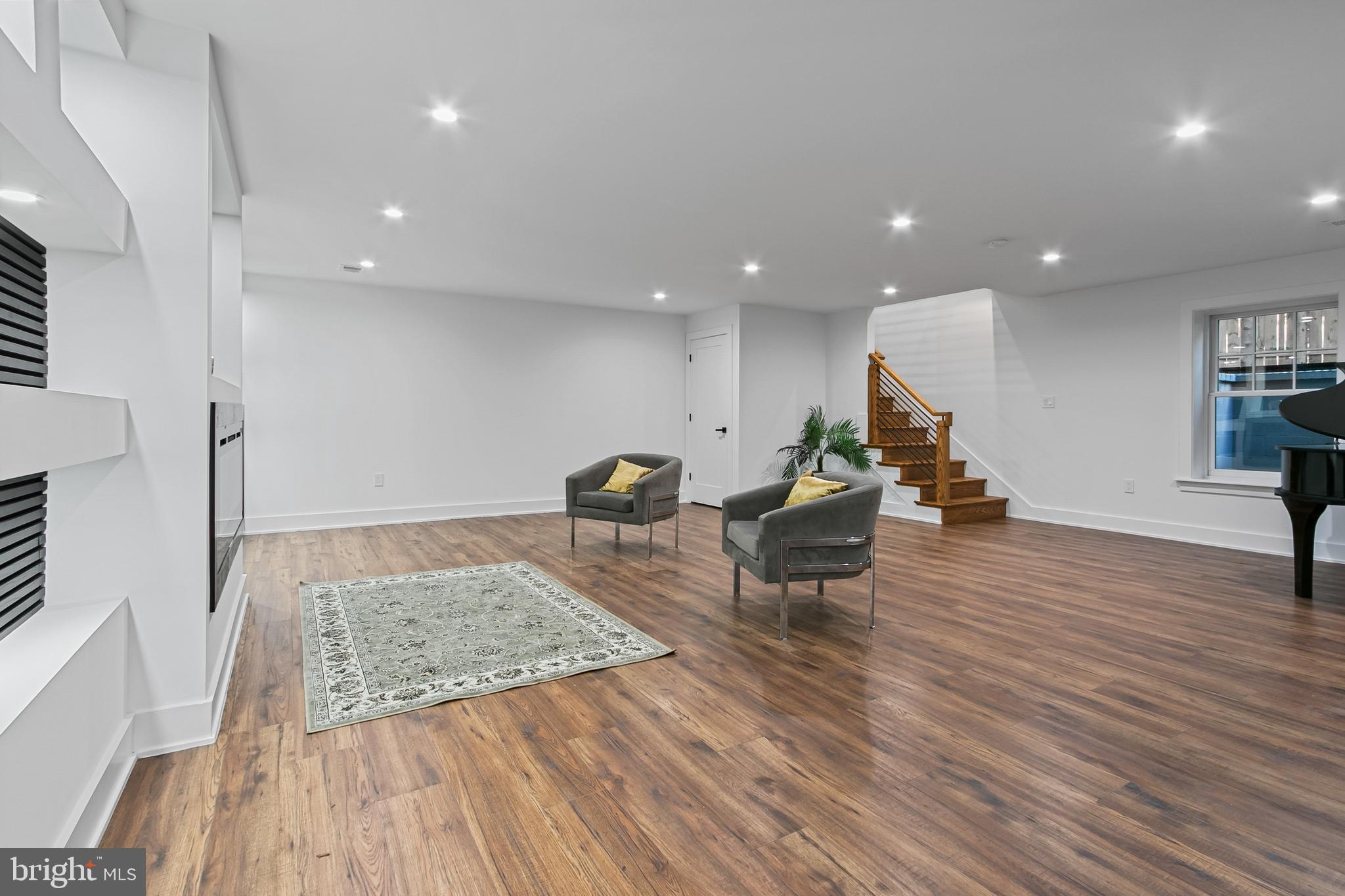 KENSINGTON - Residential