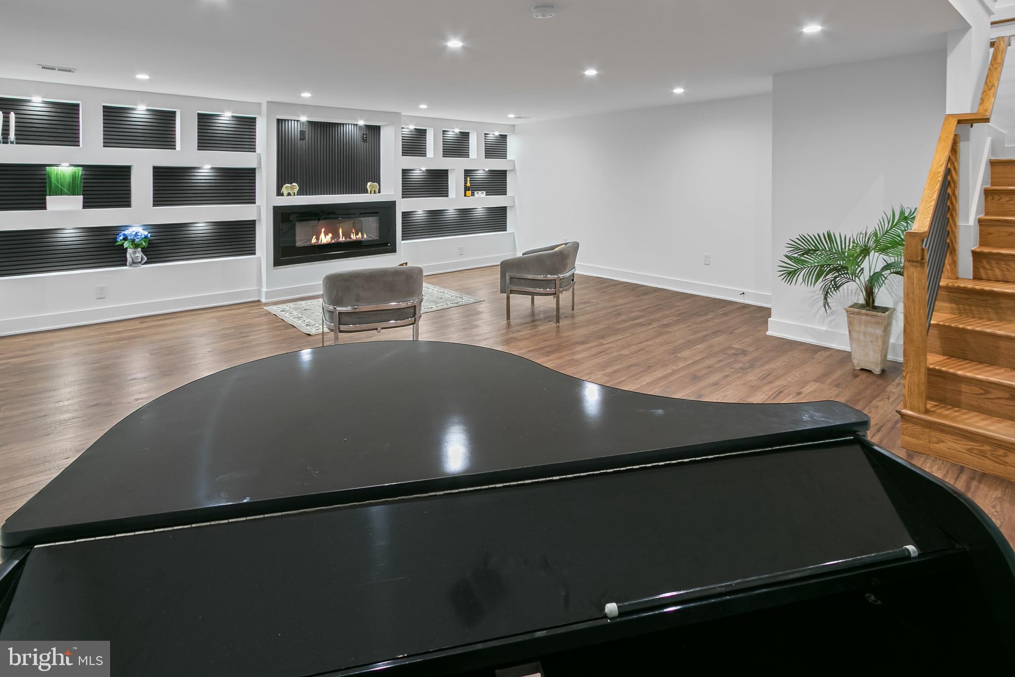 KENSINGTON - Residential