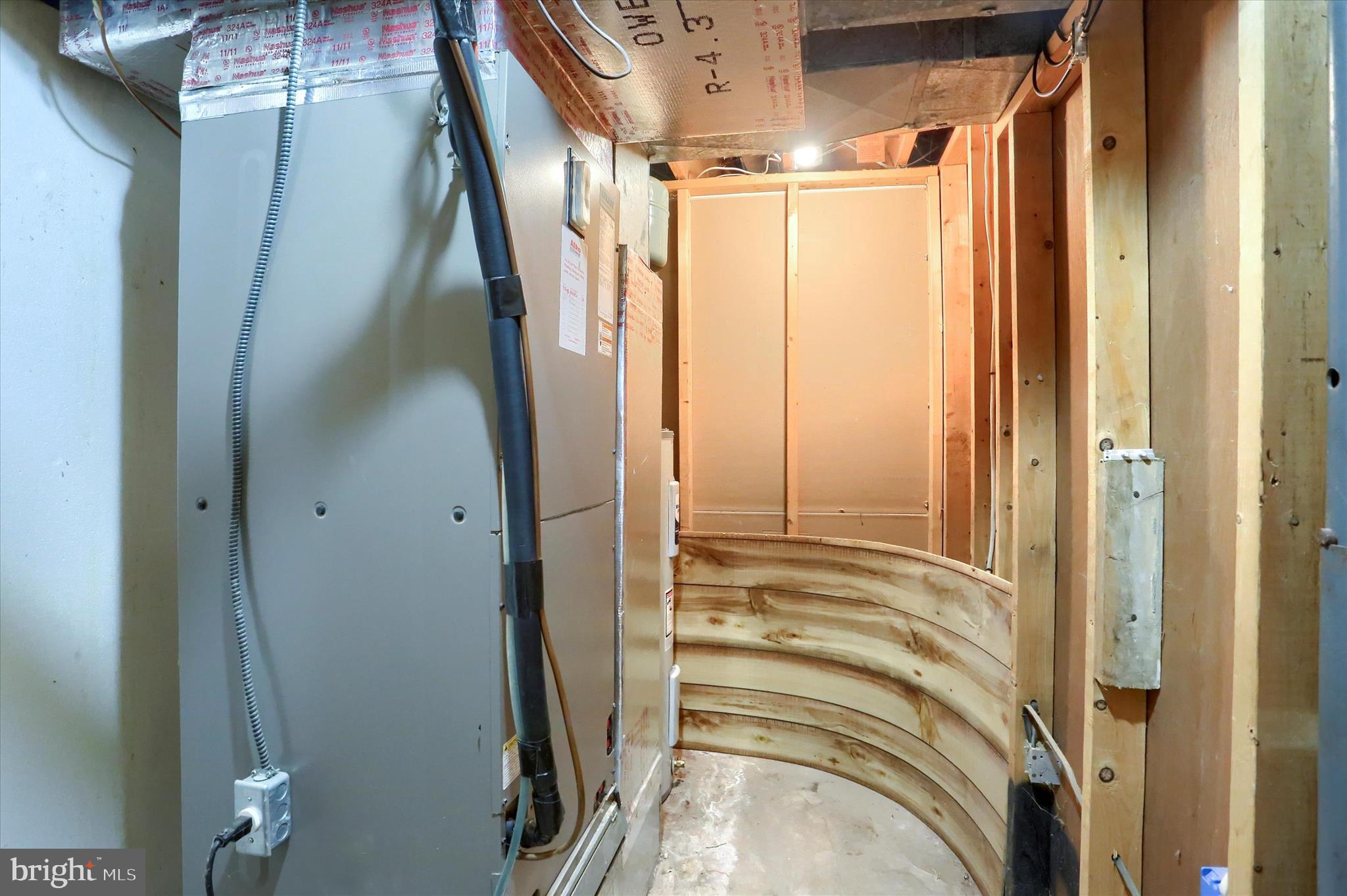 SHERWOOD FOREST - Residential