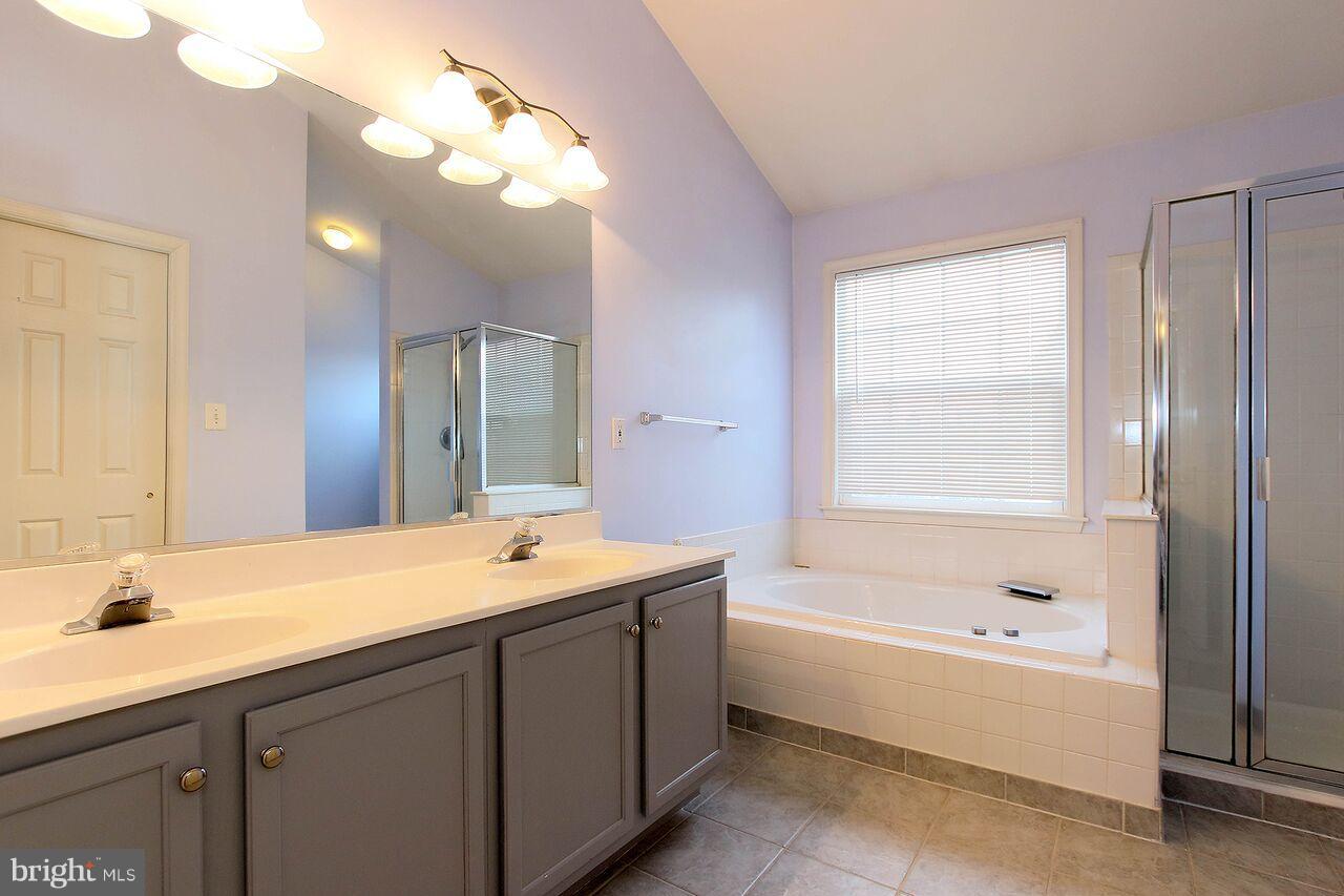 CASCADES - Residential Lease