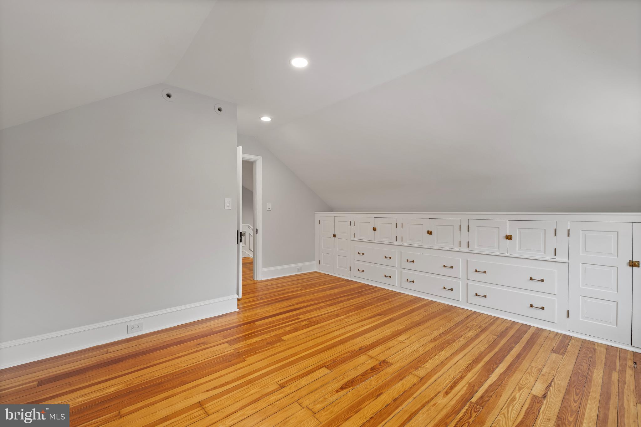 SOUTH WAYNE - Residential