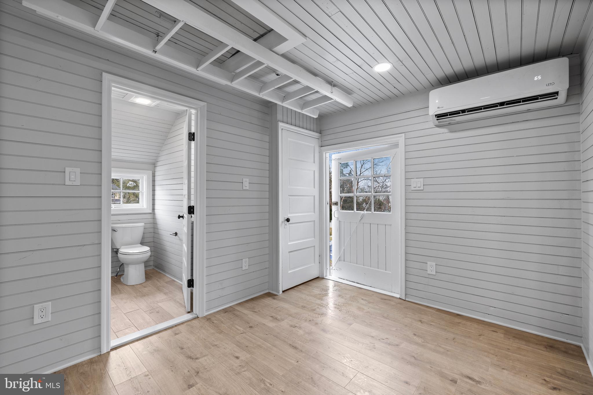 SOUTH WAYNE - Residential