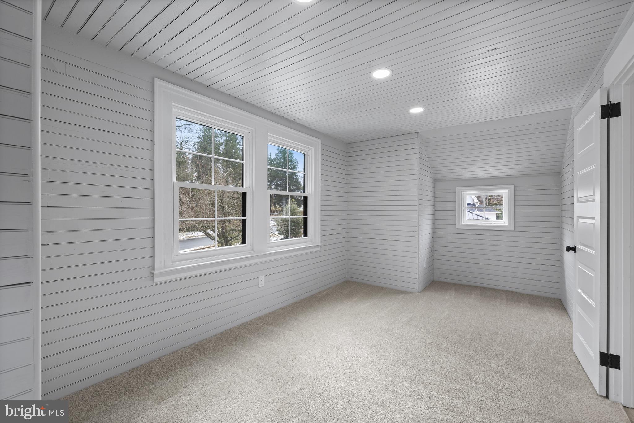 SOUTH WAYNE - Residential