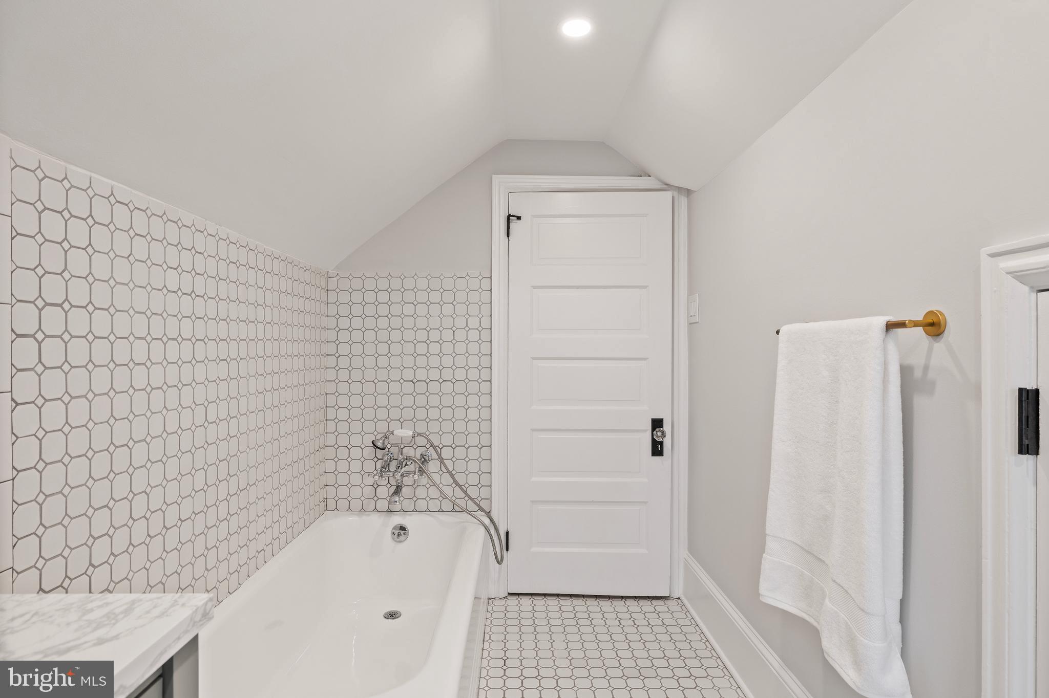 SOUTH WAYNE - Residential