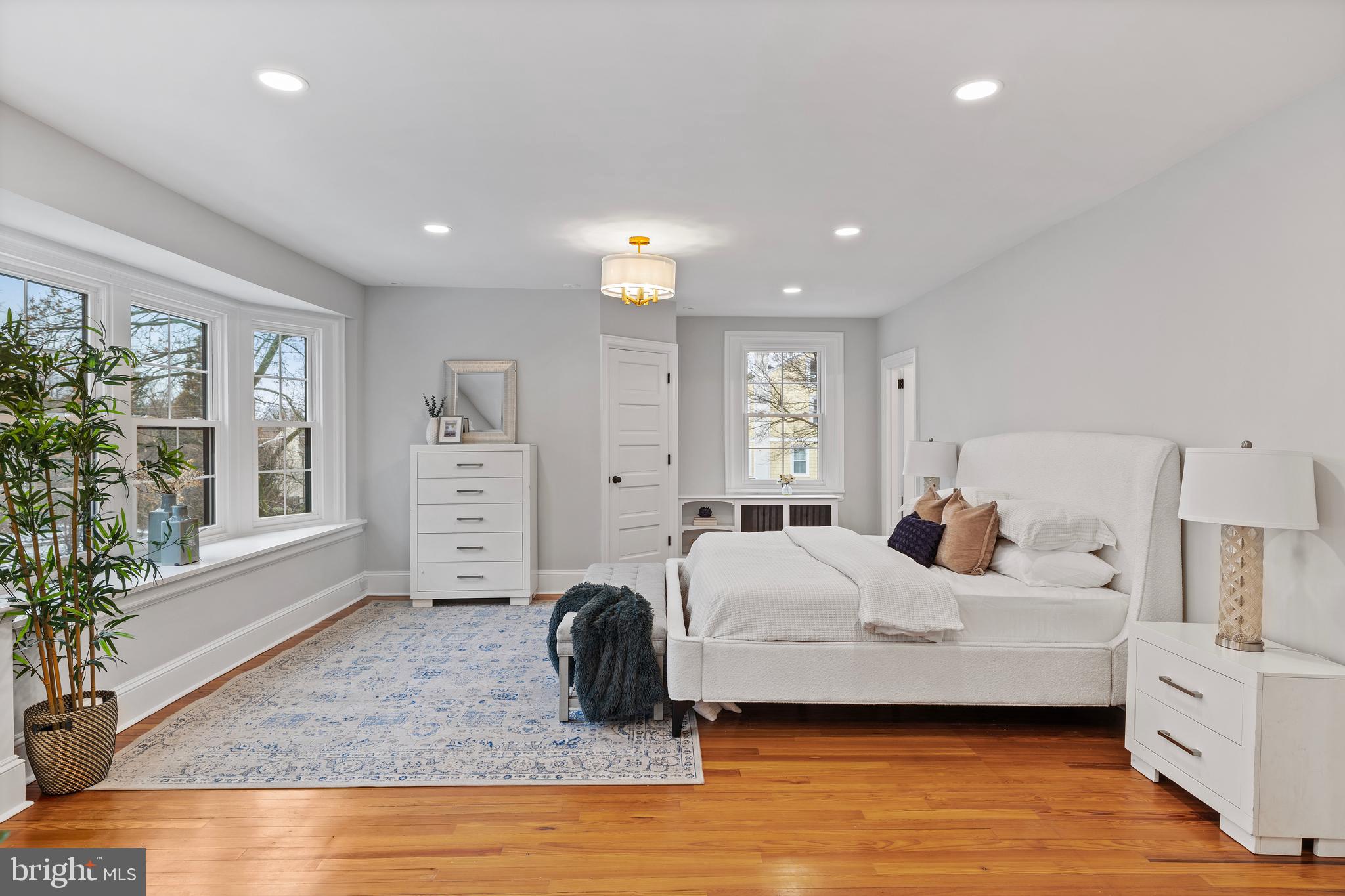 SOUTH WAYNE - Residential