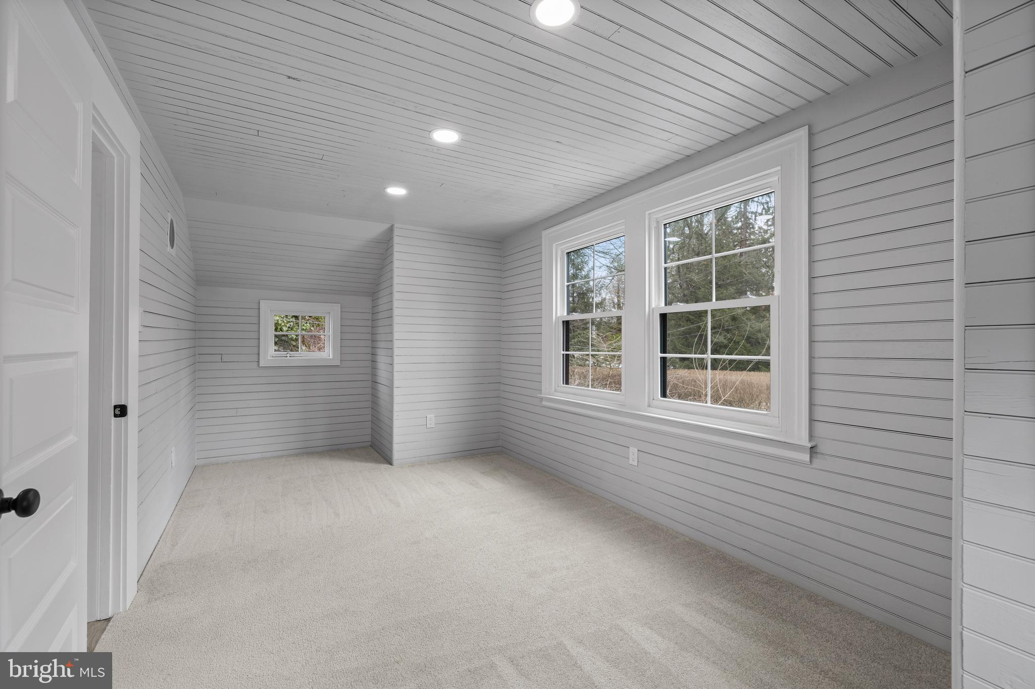 SOUTH WAYNE - Residential