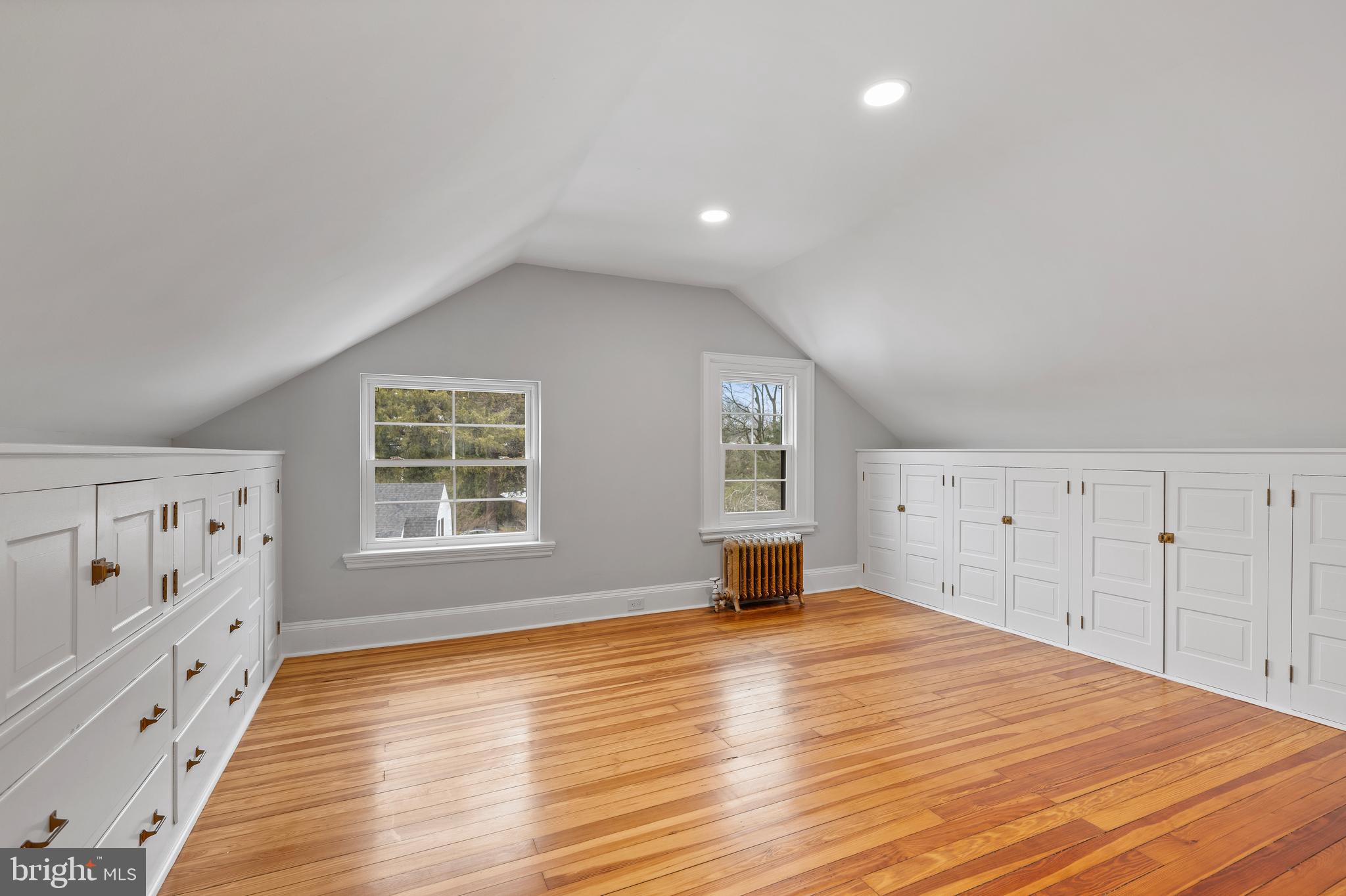 SOUTH WAYNE - Residential