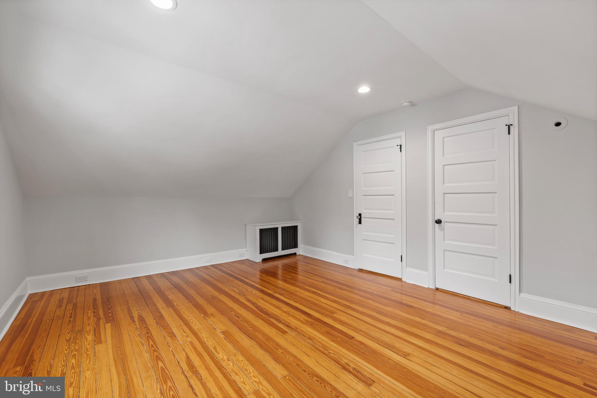 SOUTH WAYNE - Residential