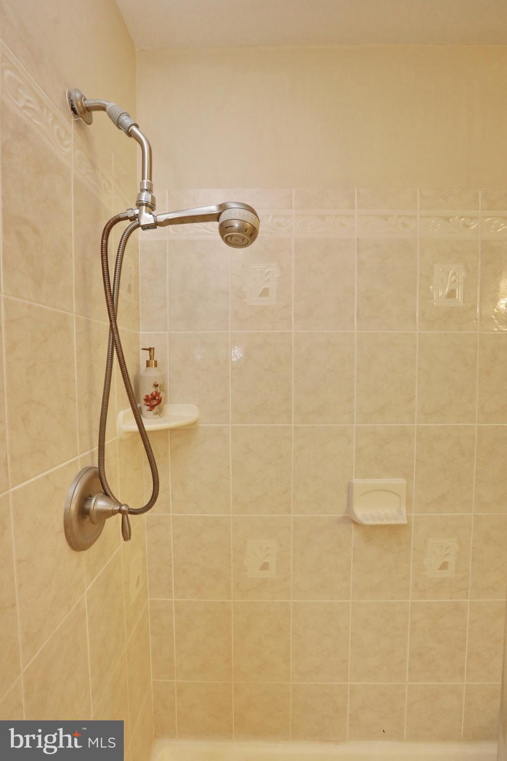 MOUNT EAGLE FARM - Residential