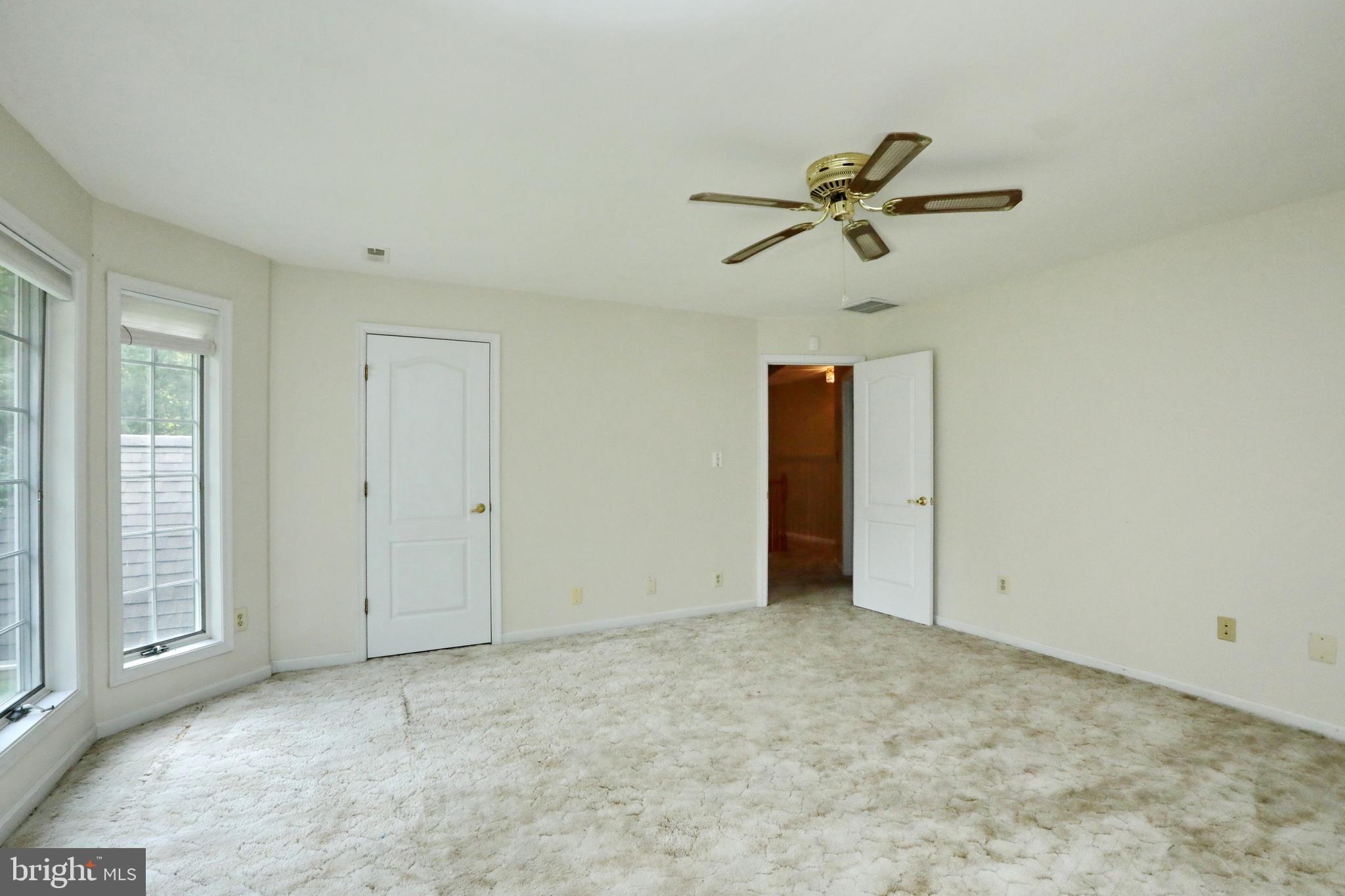 MOUNT EAGLE FARM - Residential