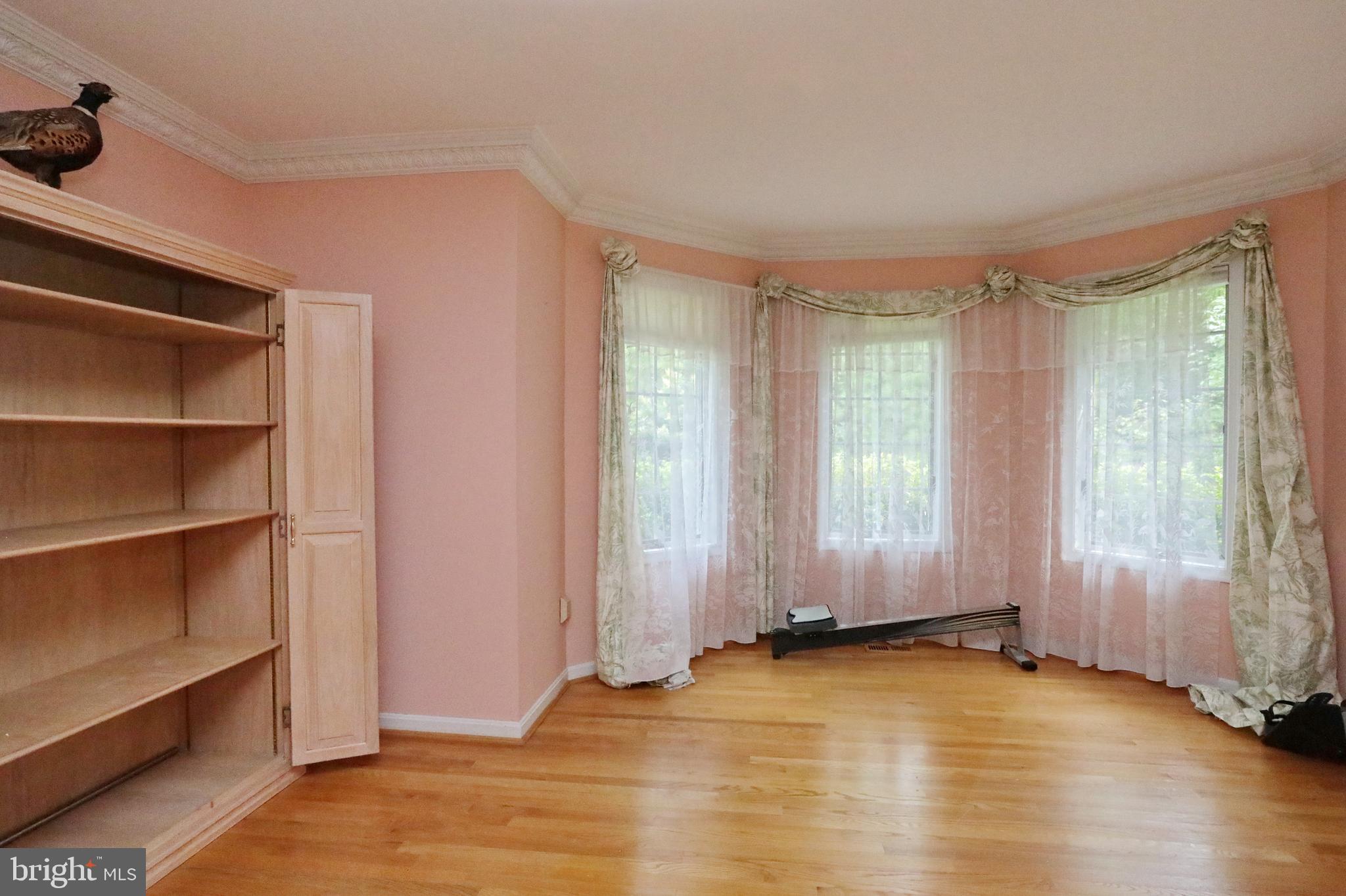 MOUNT EAGLE FARM - Residential