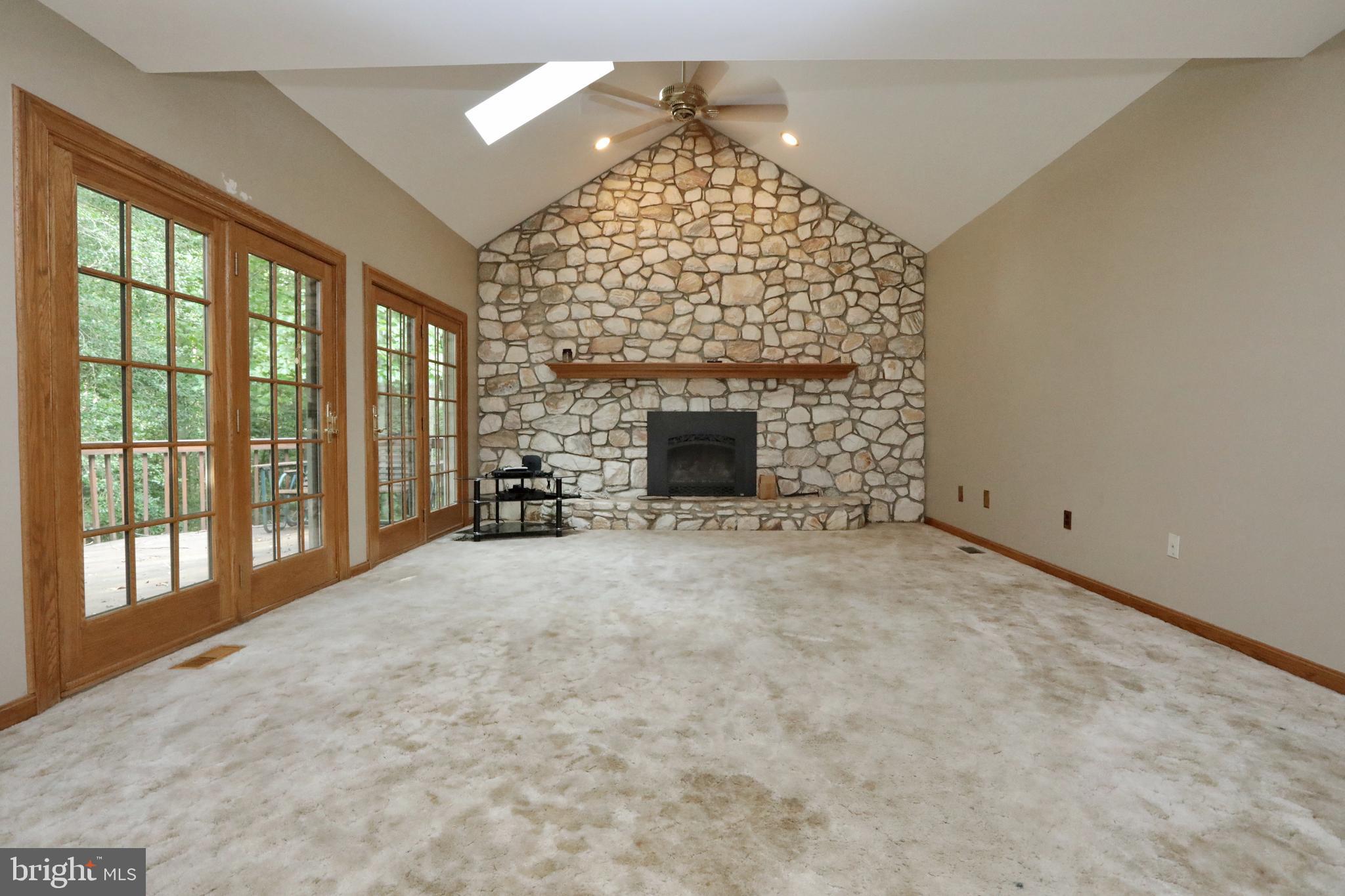 MOUNT EAGLE FARM - Residential