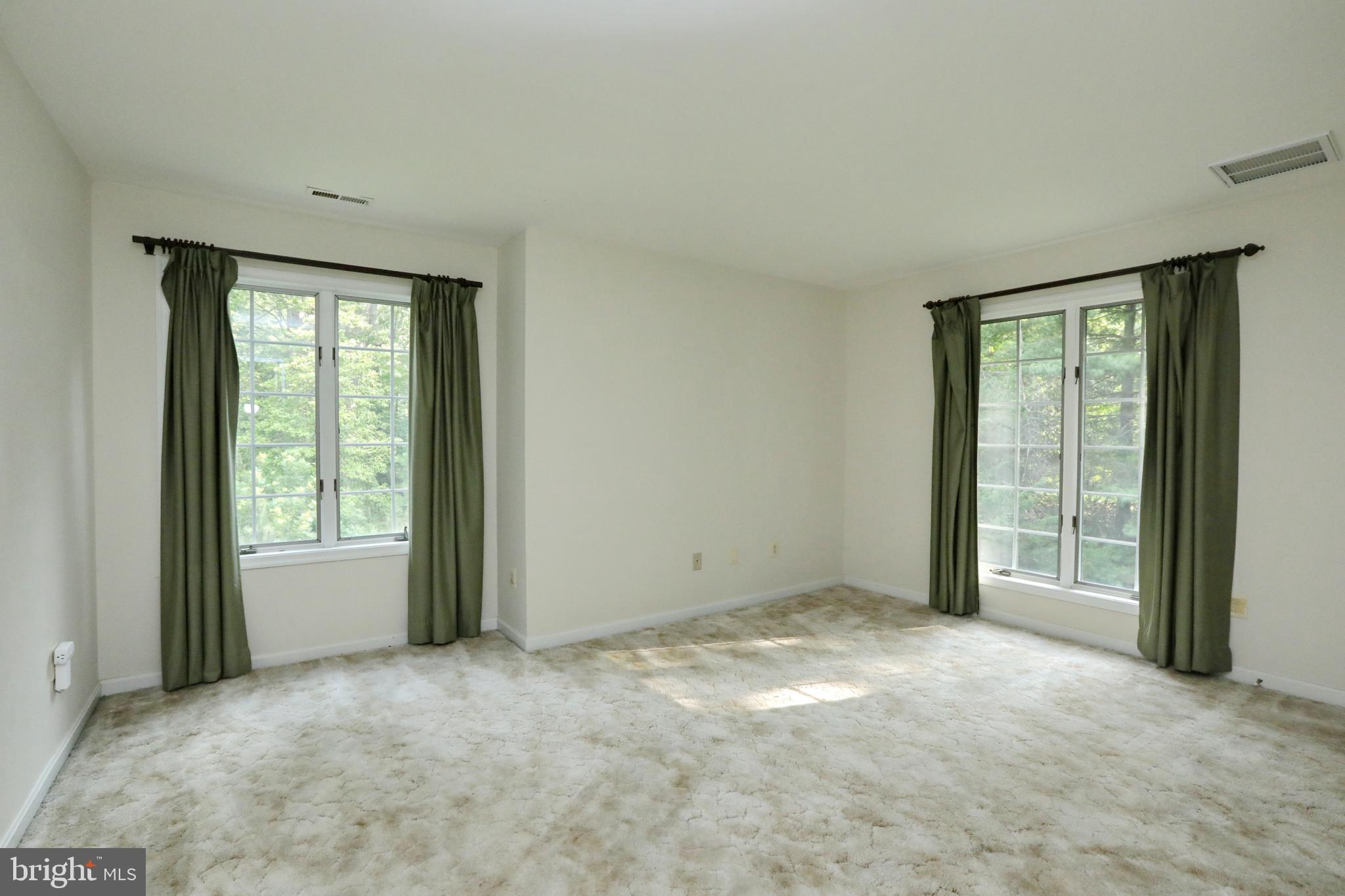 MOUNT EAGLE FARM - Residential