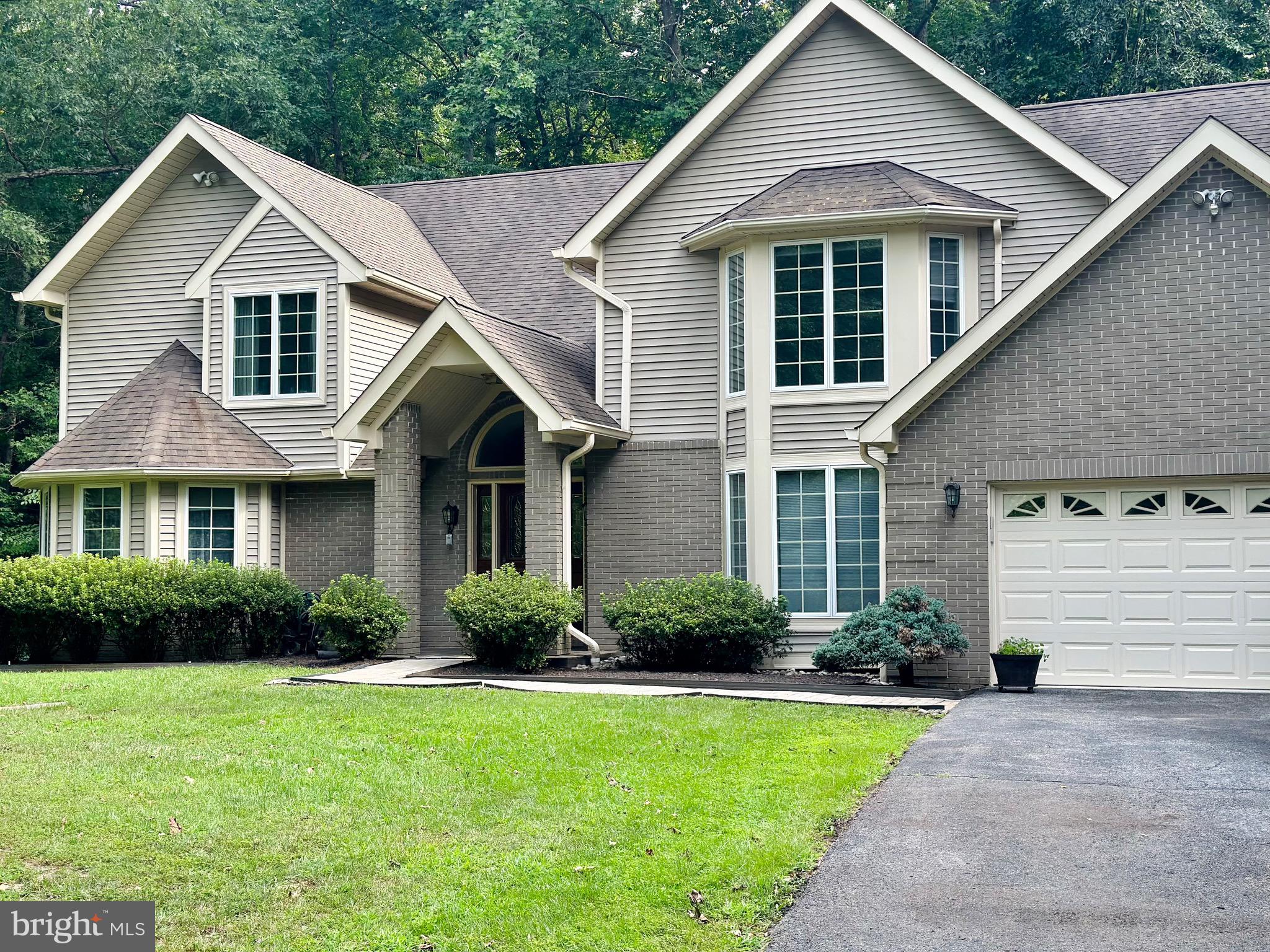 MOUNT EAGLE FARM - Residential