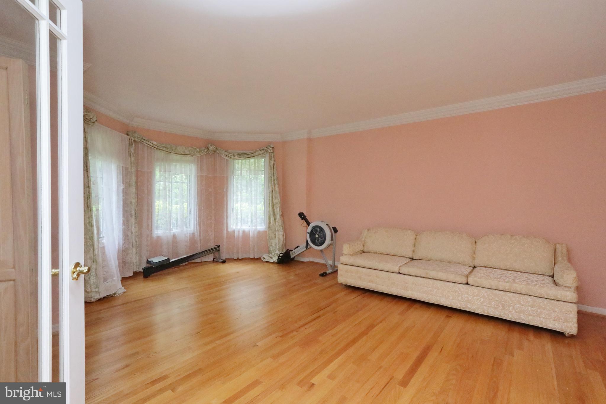 MOUNT EAGLE FARM - Residential