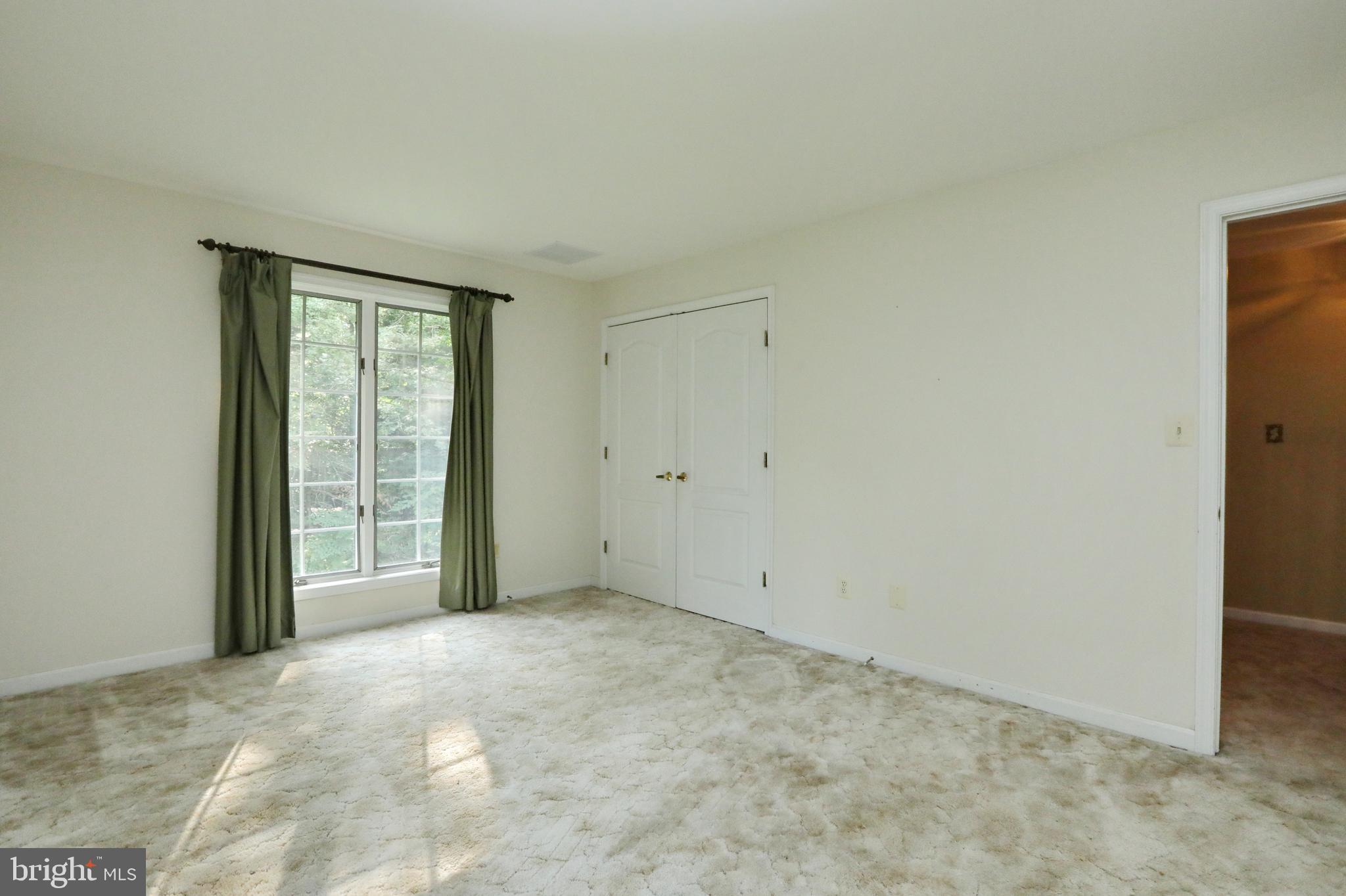 MOUNT EAGLE FARM - Residential