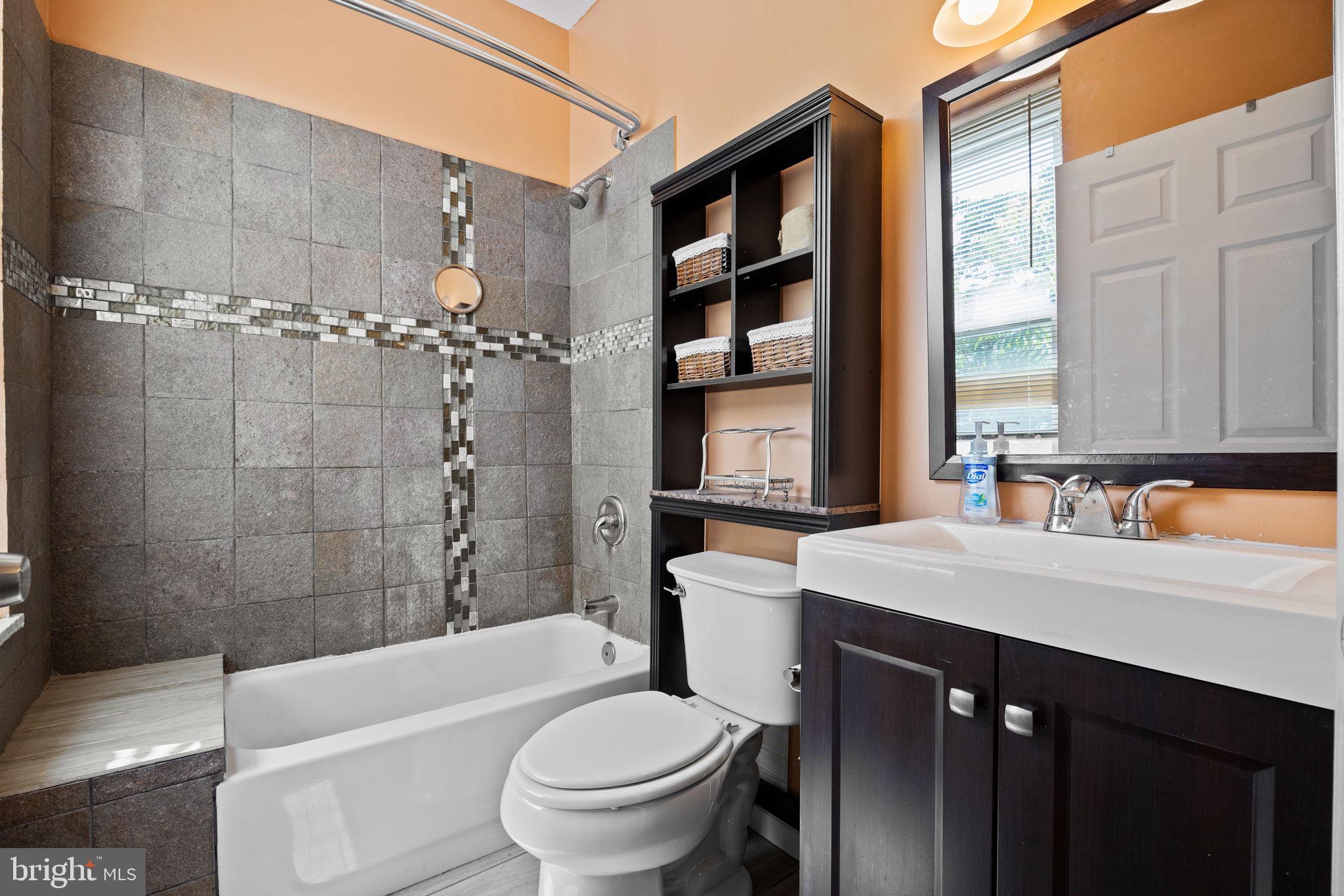 LUDLOW - Residential Lease