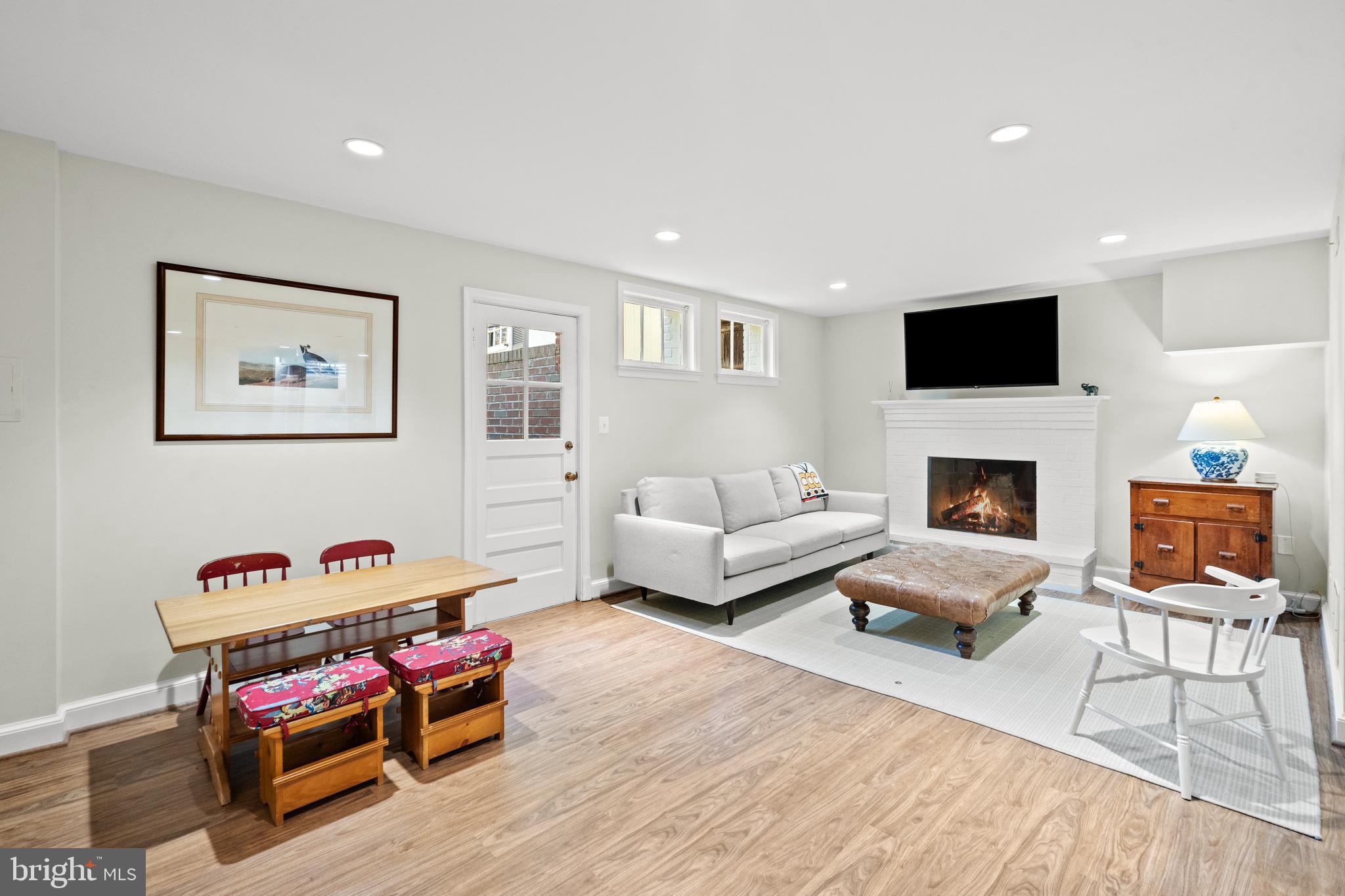 CHEVY CHASE - Residential