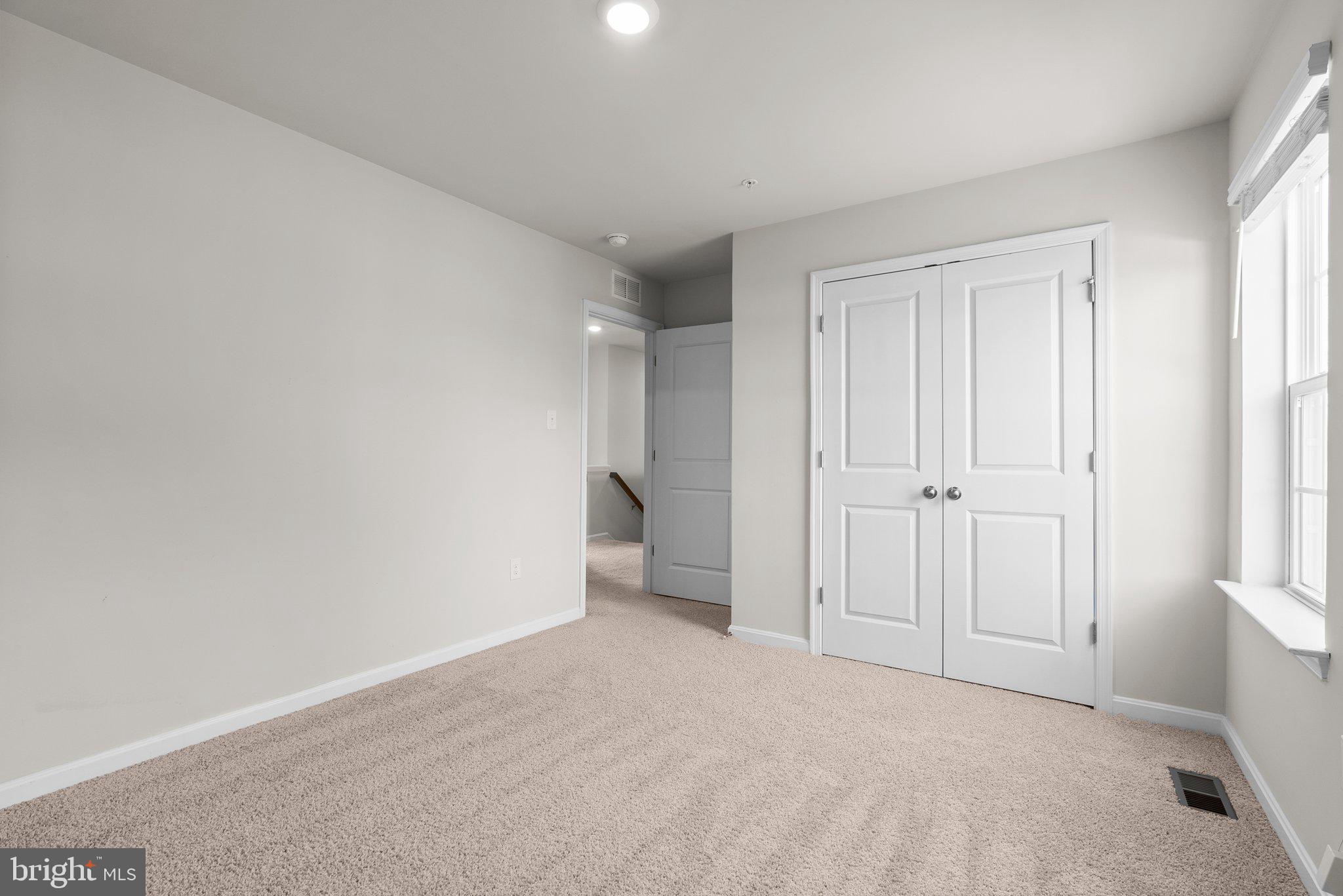 HILLSIDE MANOR - Residential