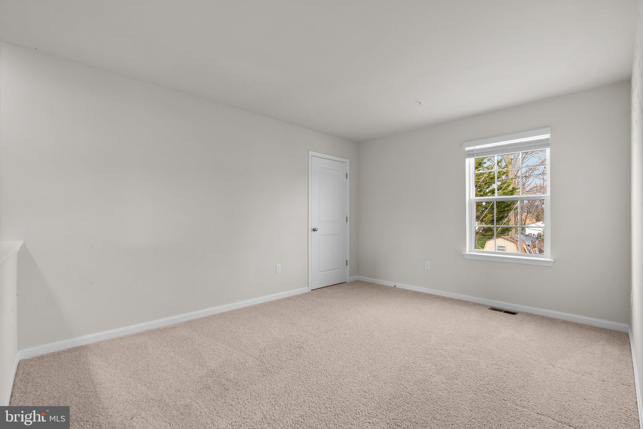 HILLSIDE MANOR - Residential