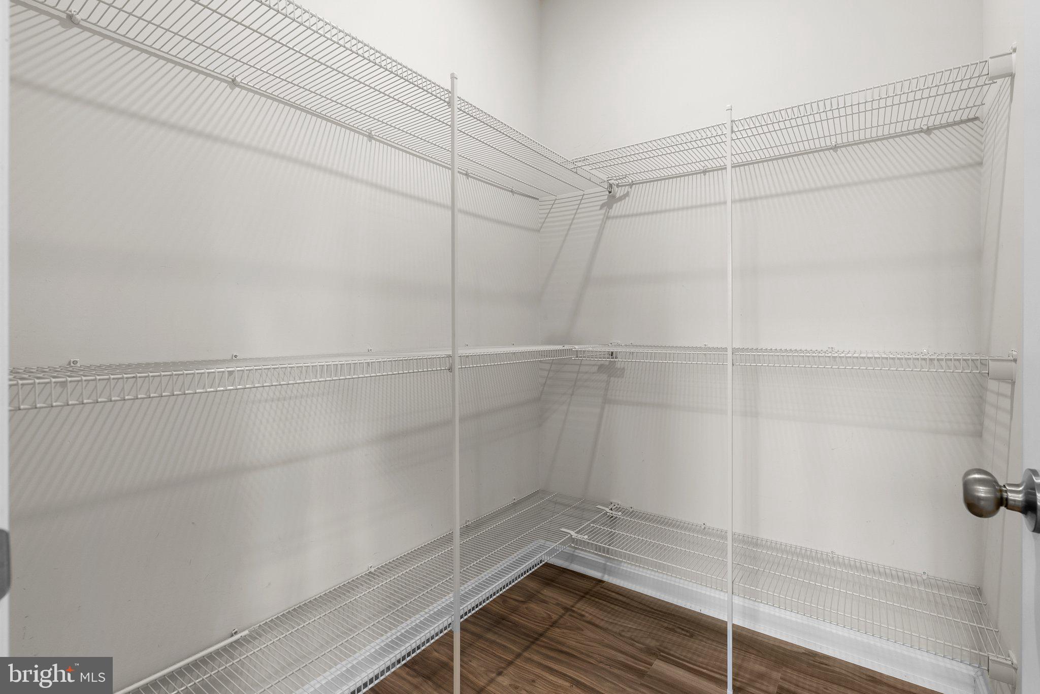 HILLSIDE MANOR - Residential