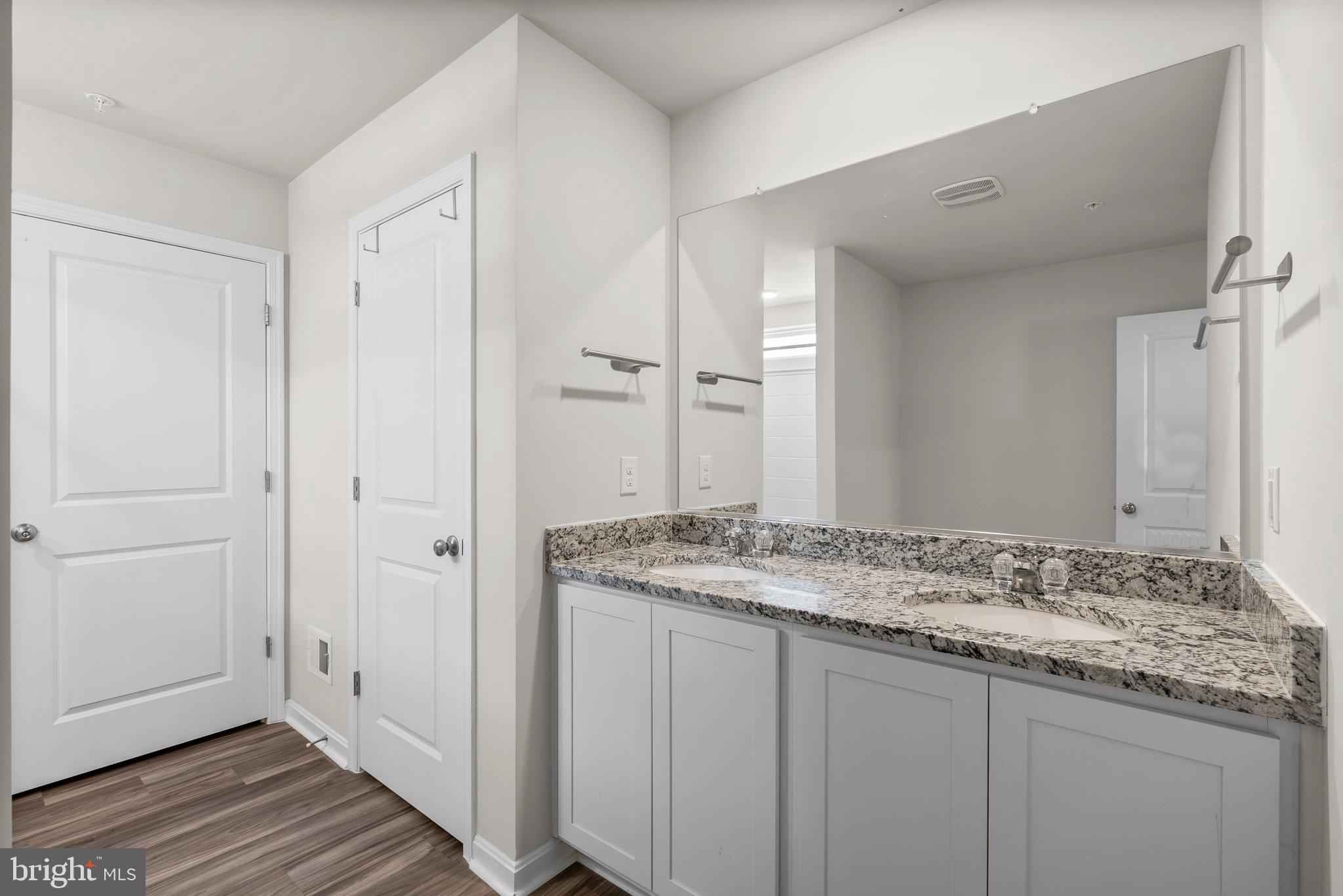 HILLSIDE MANOR - Residential