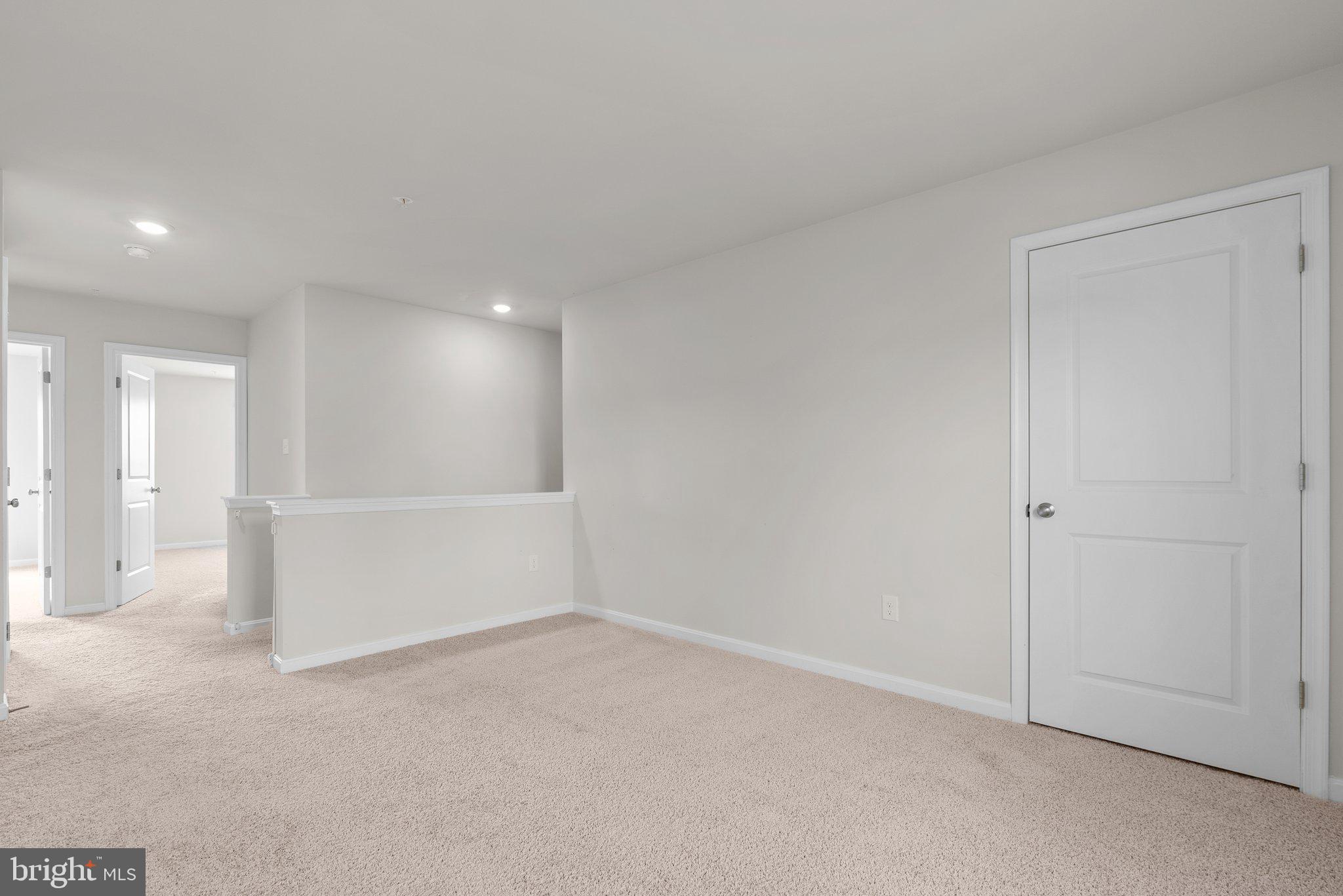 HILLSIDE MANOR - Residential