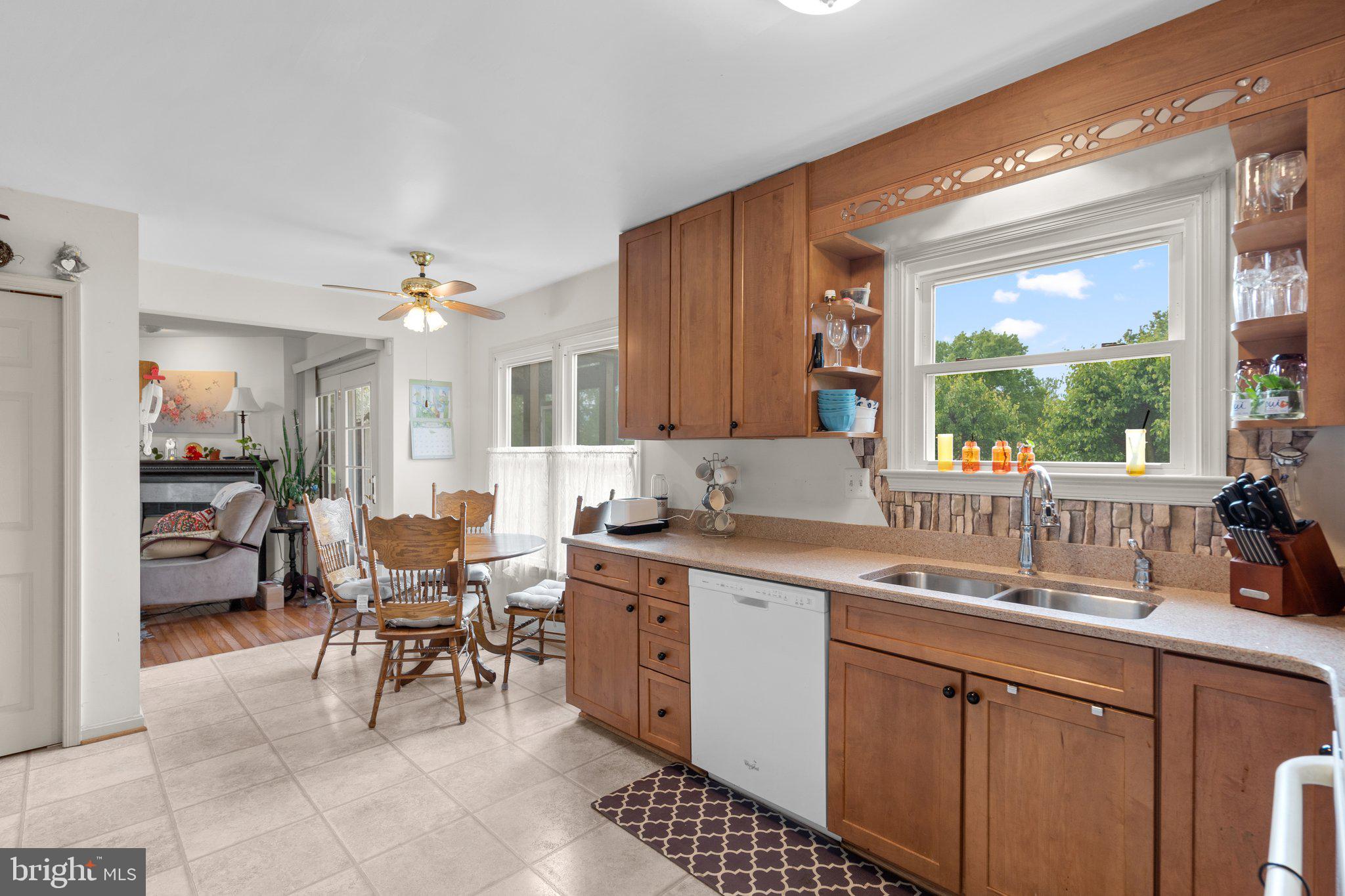 HOMELAND VILLAGE - Residential