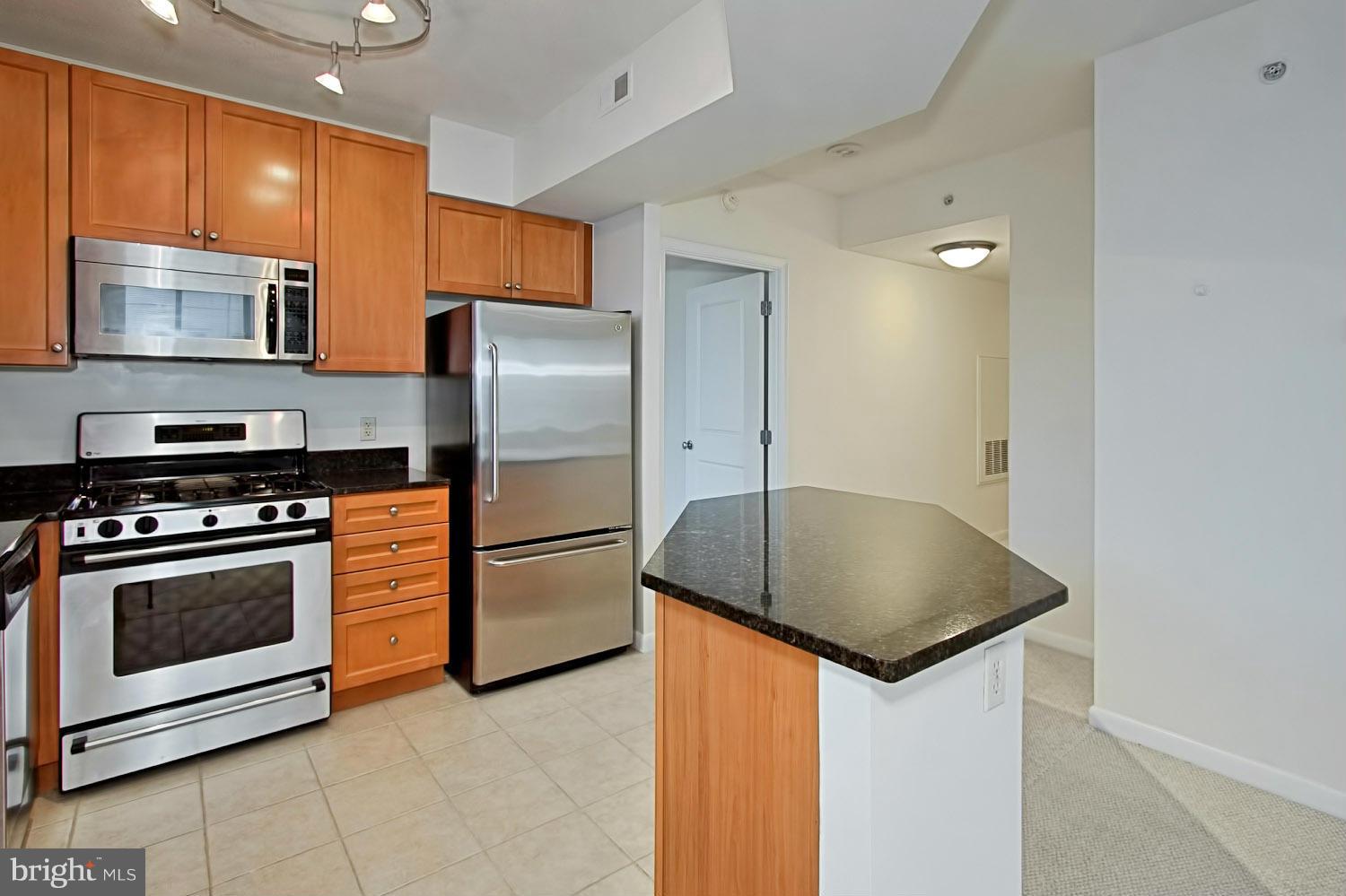 CONTINENTAL - Residential Lease