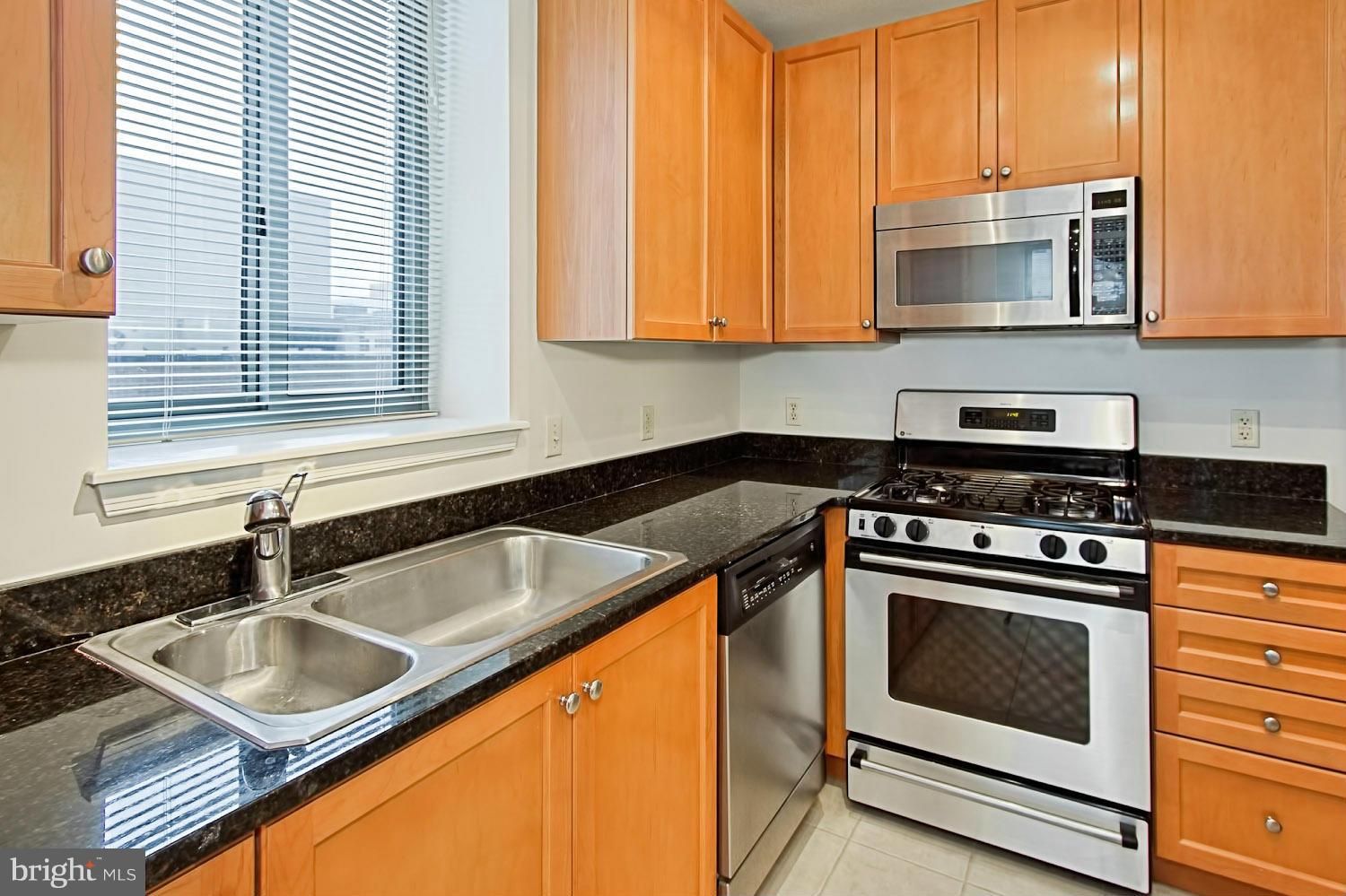 CONTINENTAL - Residential Lease