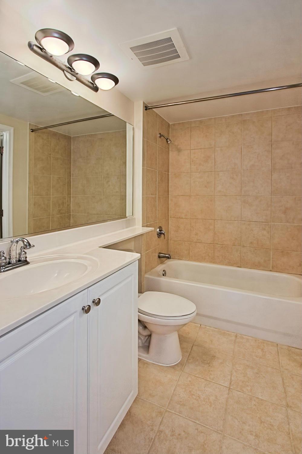 CONTINENTAL - Residential Lease