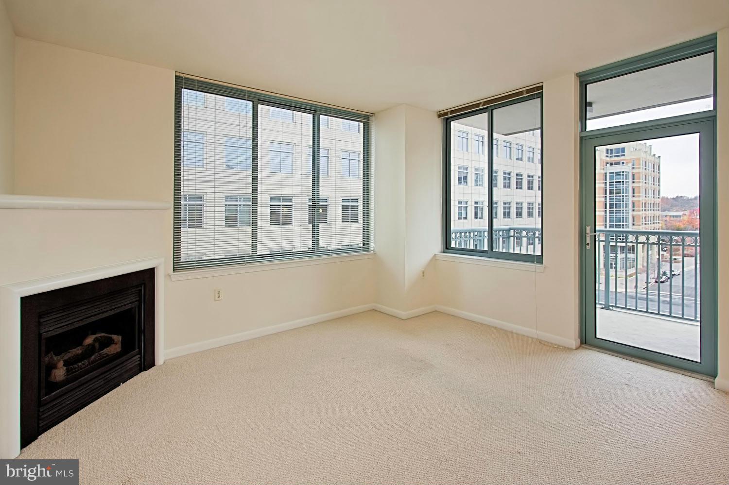 CONTINENTAL - Residential Lease