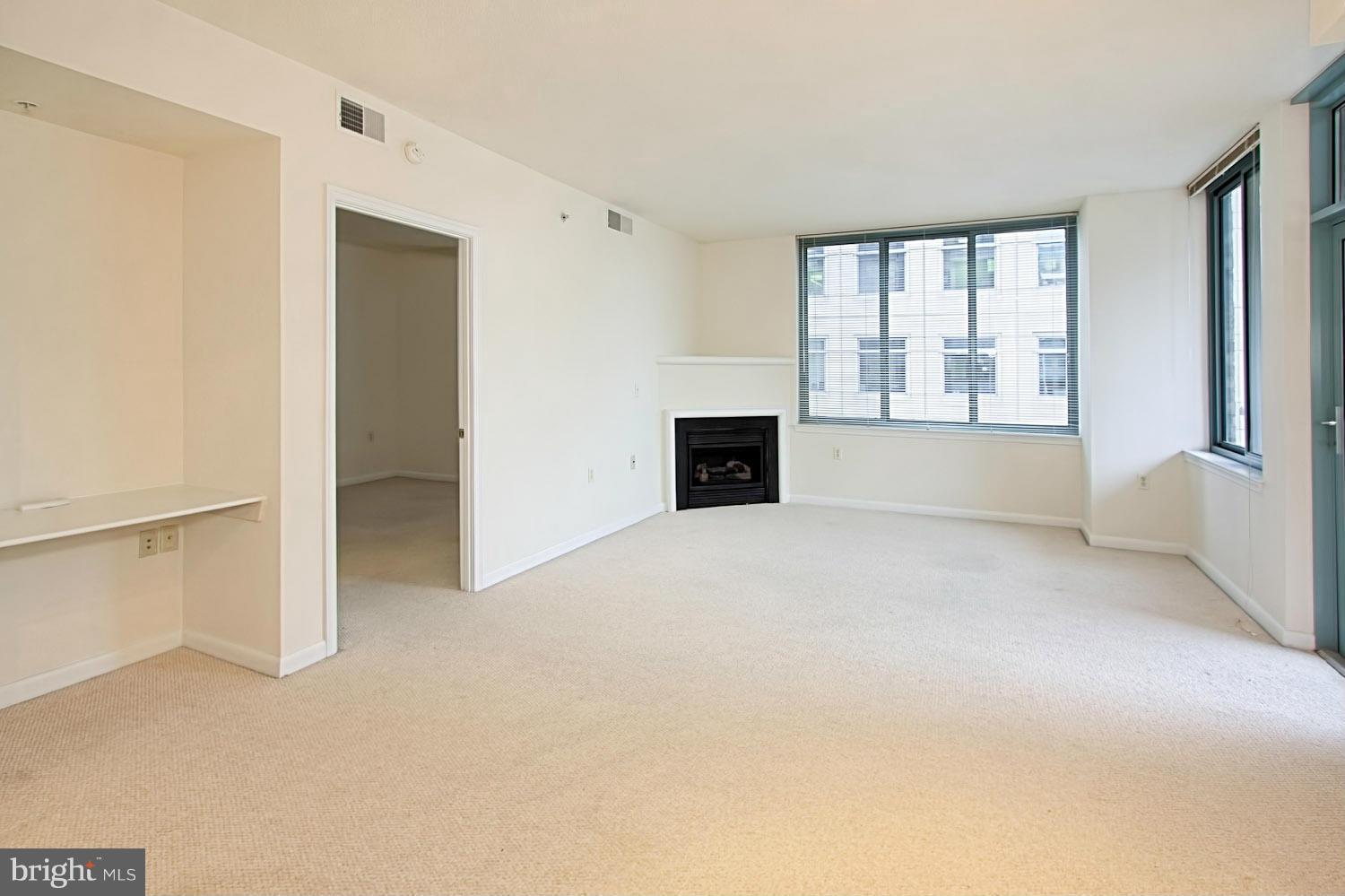 CONTINENTAL - Residential Lease