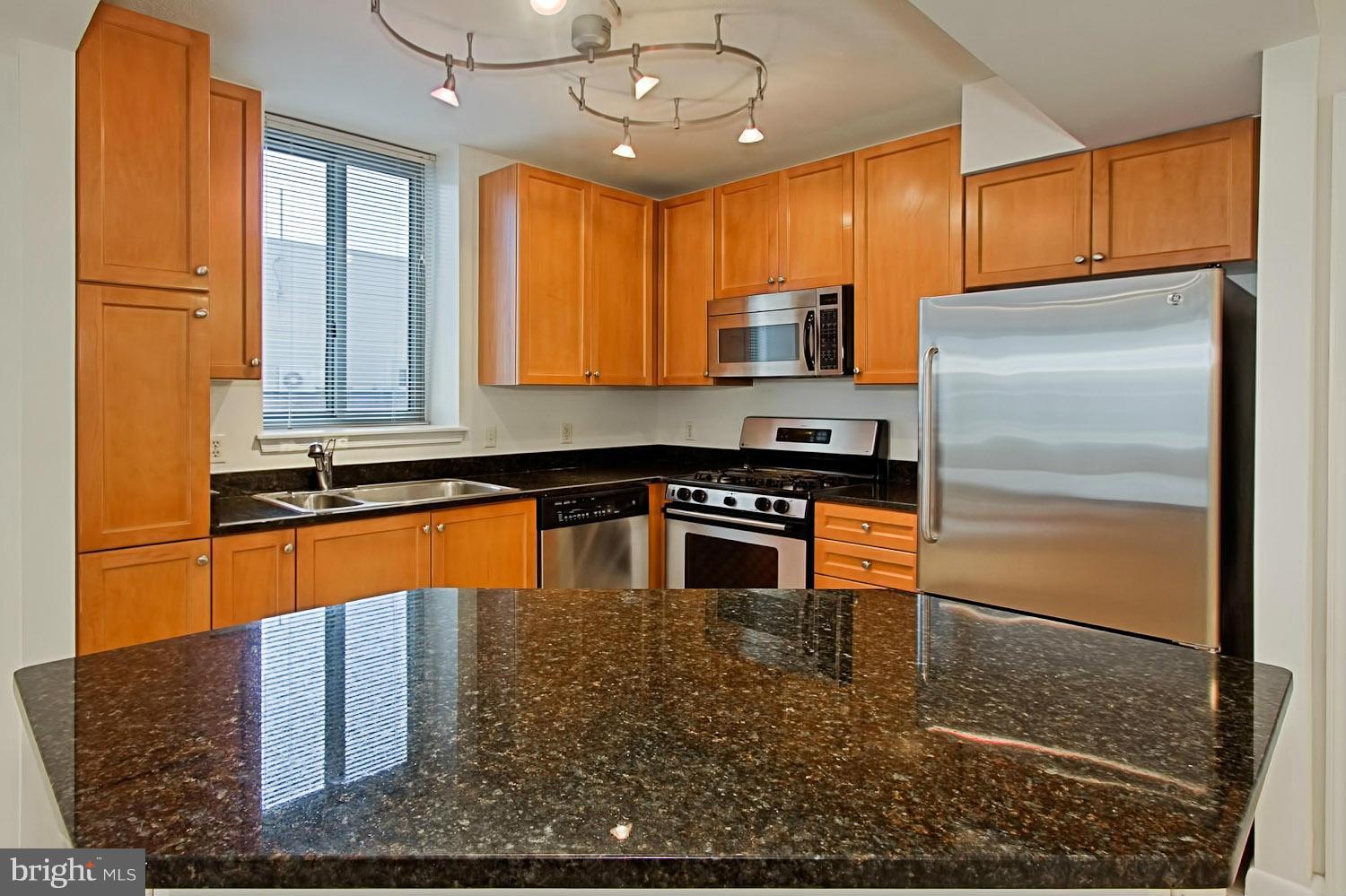 CONTINENTAL - Residential Lease