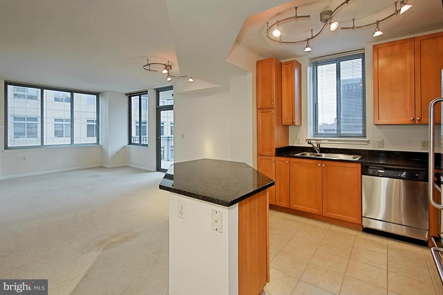 CONTINENTAL - Residential Lease