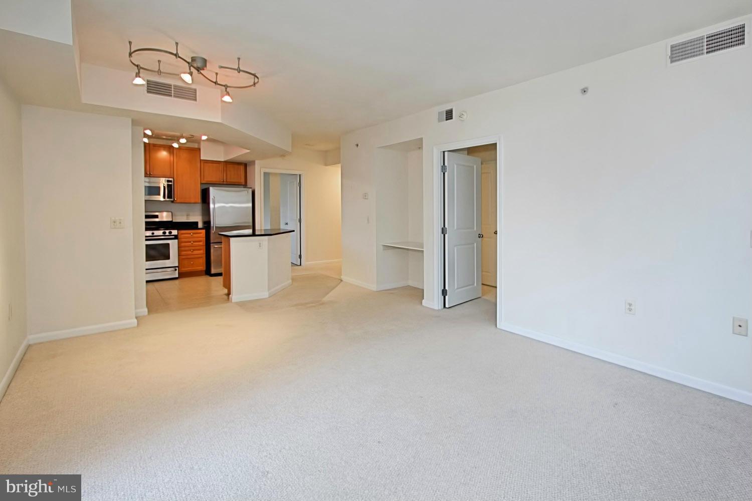 CONTINENTAL - Residential Lease