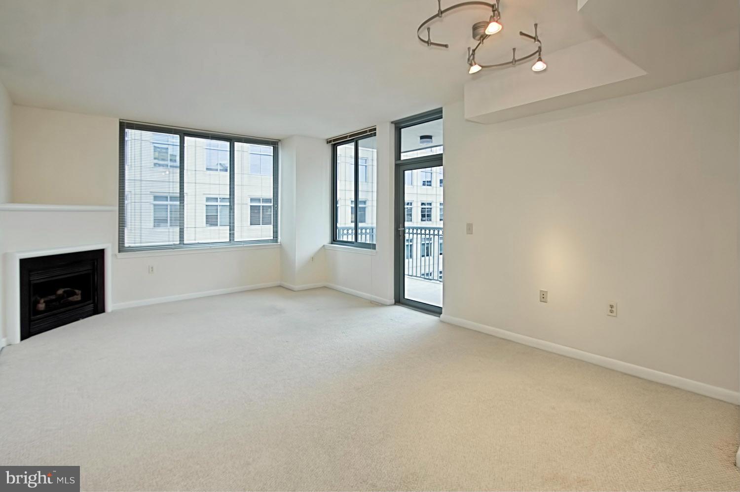 CONTINENTAL - Residential Lease