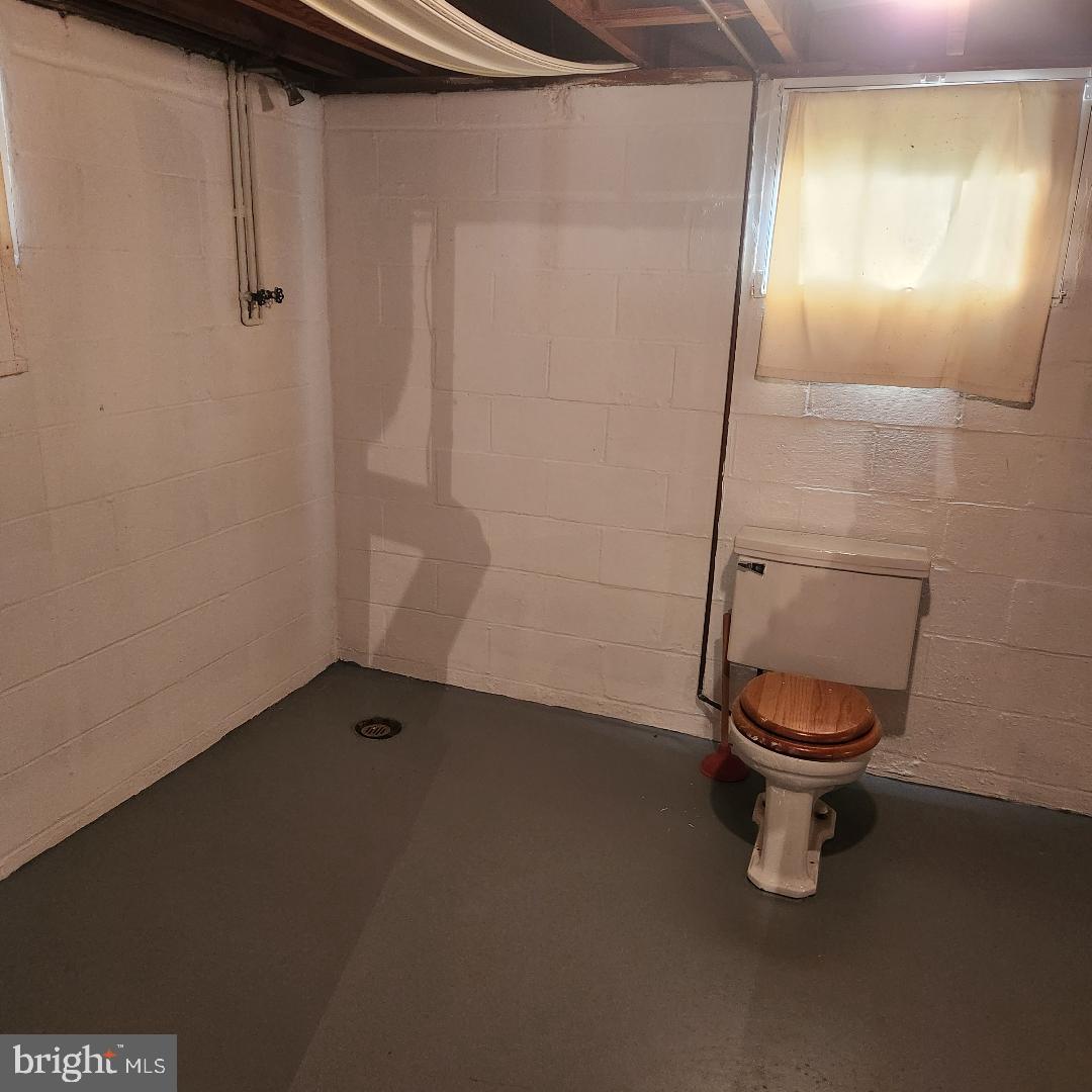 CATONSVILLE MANOR - Residential