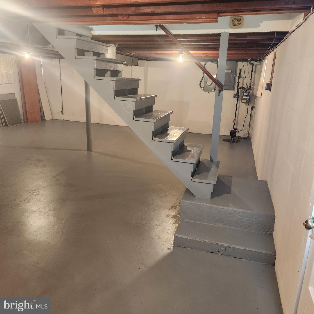 CATONSVILLE MANOR - Residential