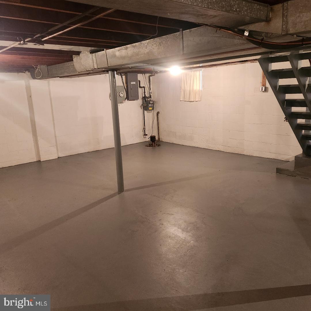 CATONSVILLE MANOR - Residential