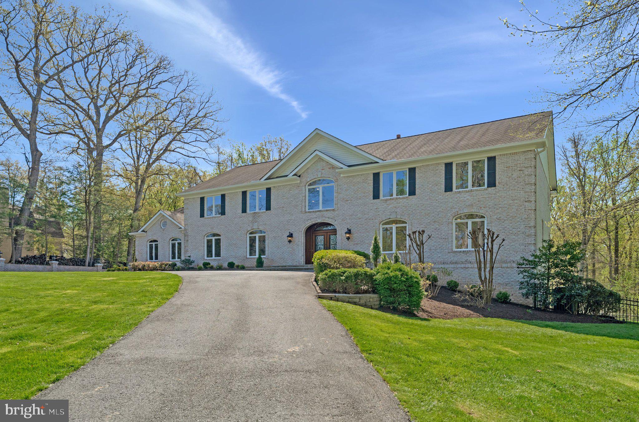 WOODSIDE ESTATES - Residential