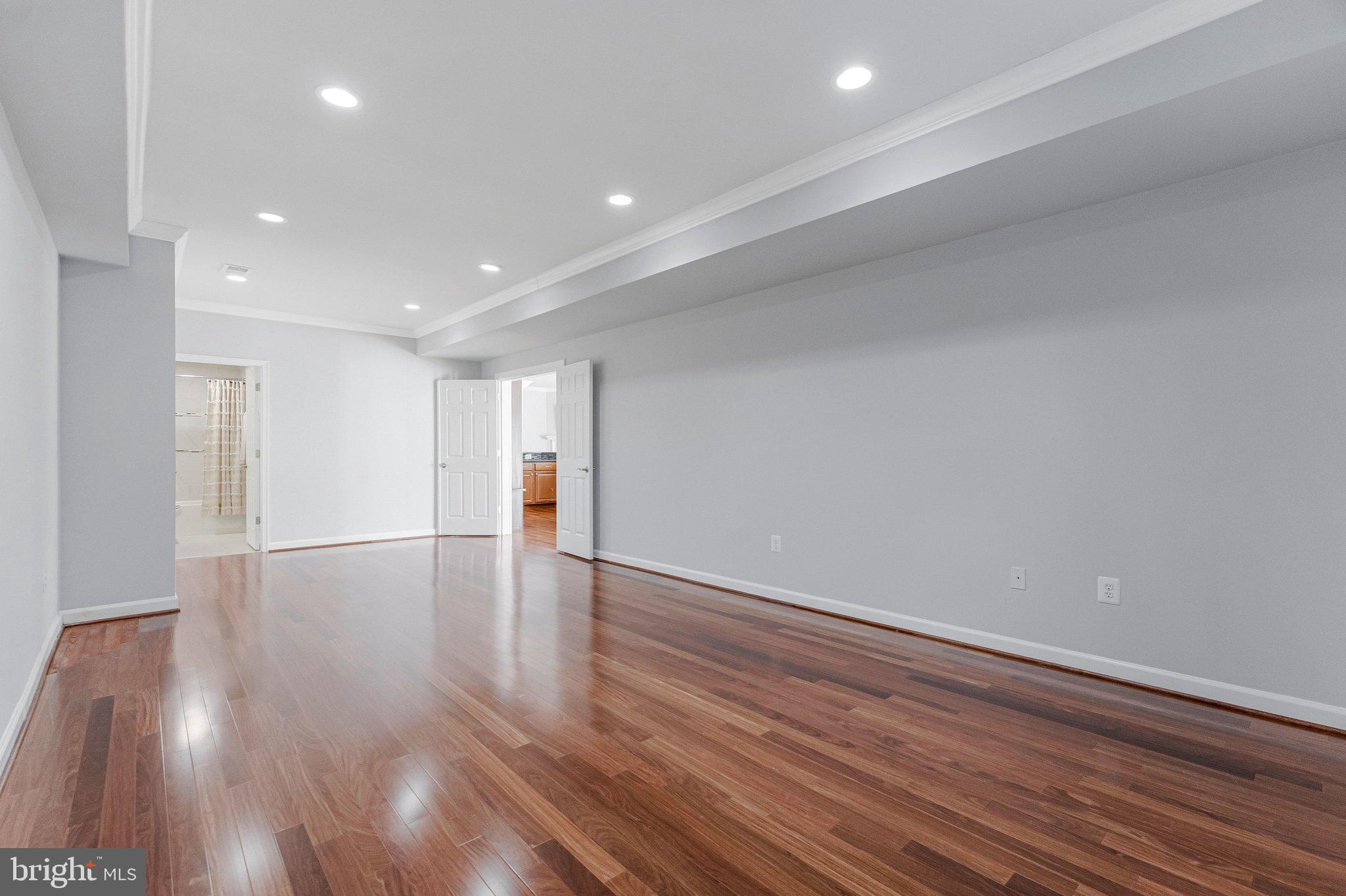 WOODSIDE ESTATES - Residential