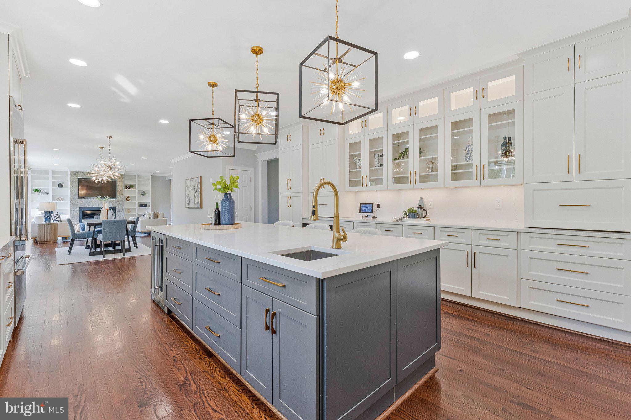 WOODSIDE ESTATES - Residential